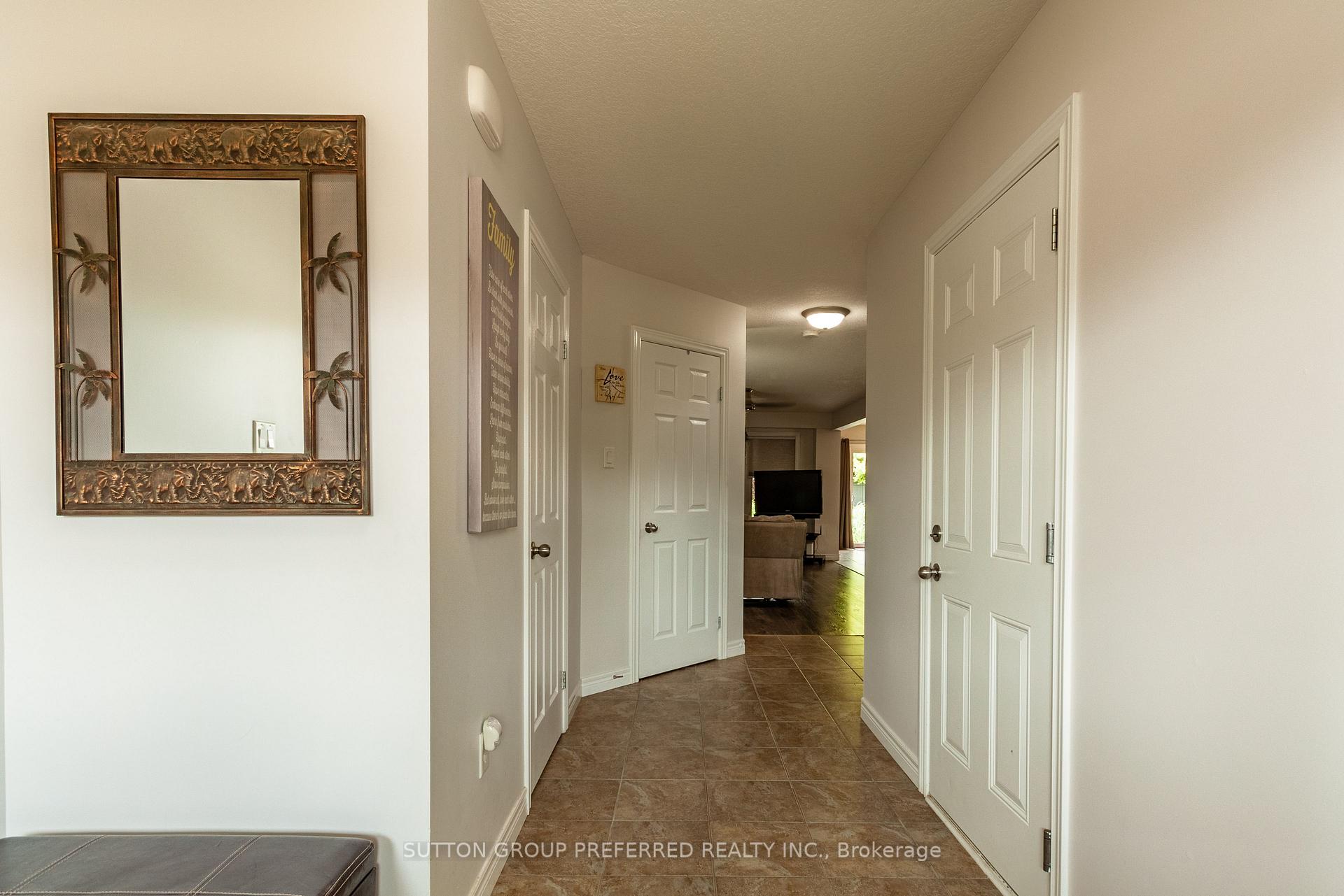 Photo 3 of 1190 Silverfox Drive, London, North S — HOMEH