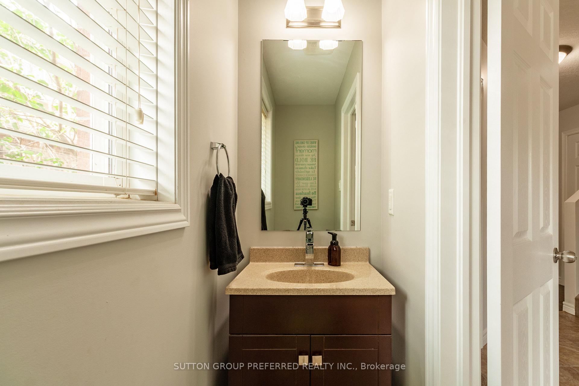 Photo 5 of 1190 Silverfox Drive, London, North S — HOMEH