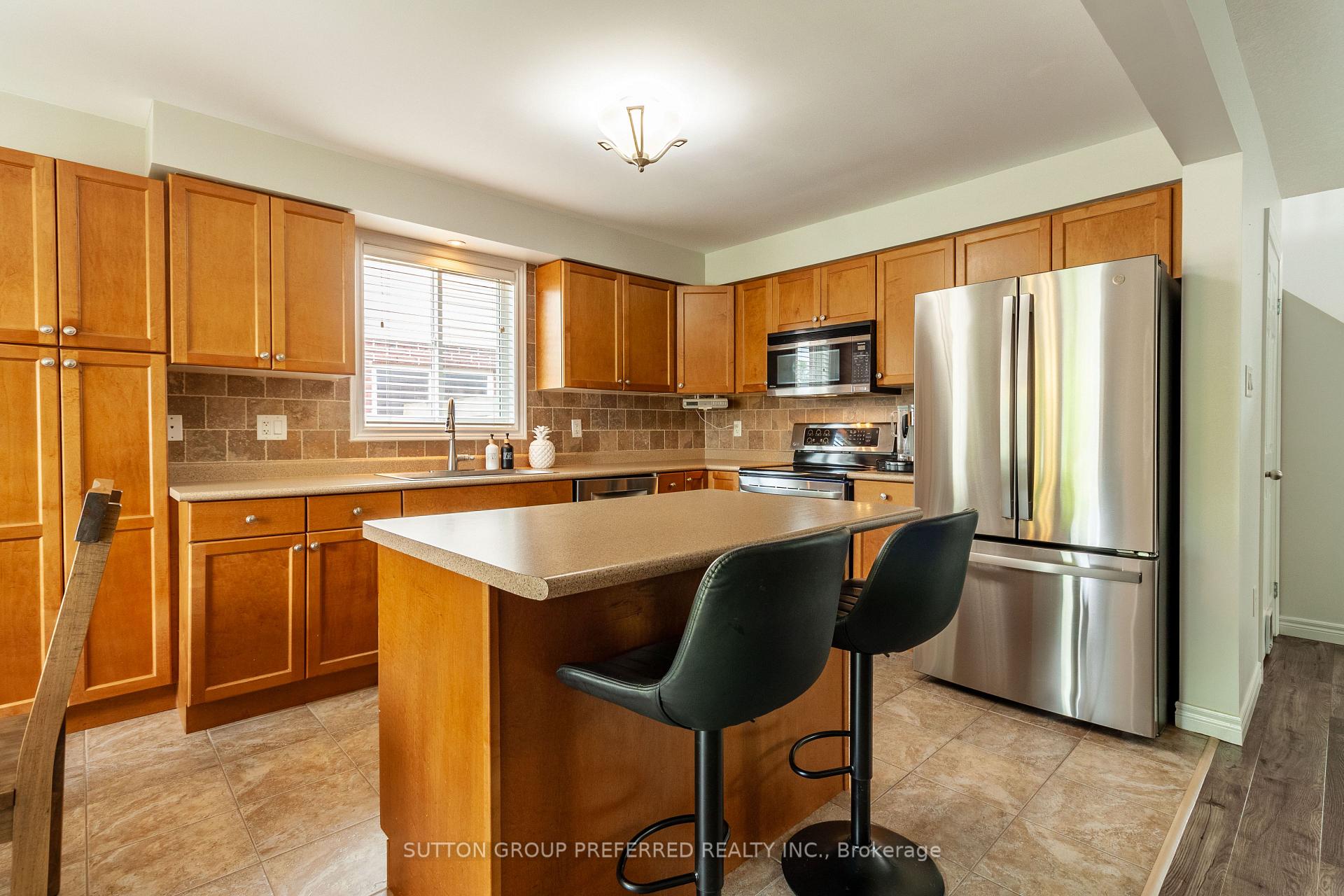 Photo 7 of 1190 Silverfox Drive, London, North S — HOMEH