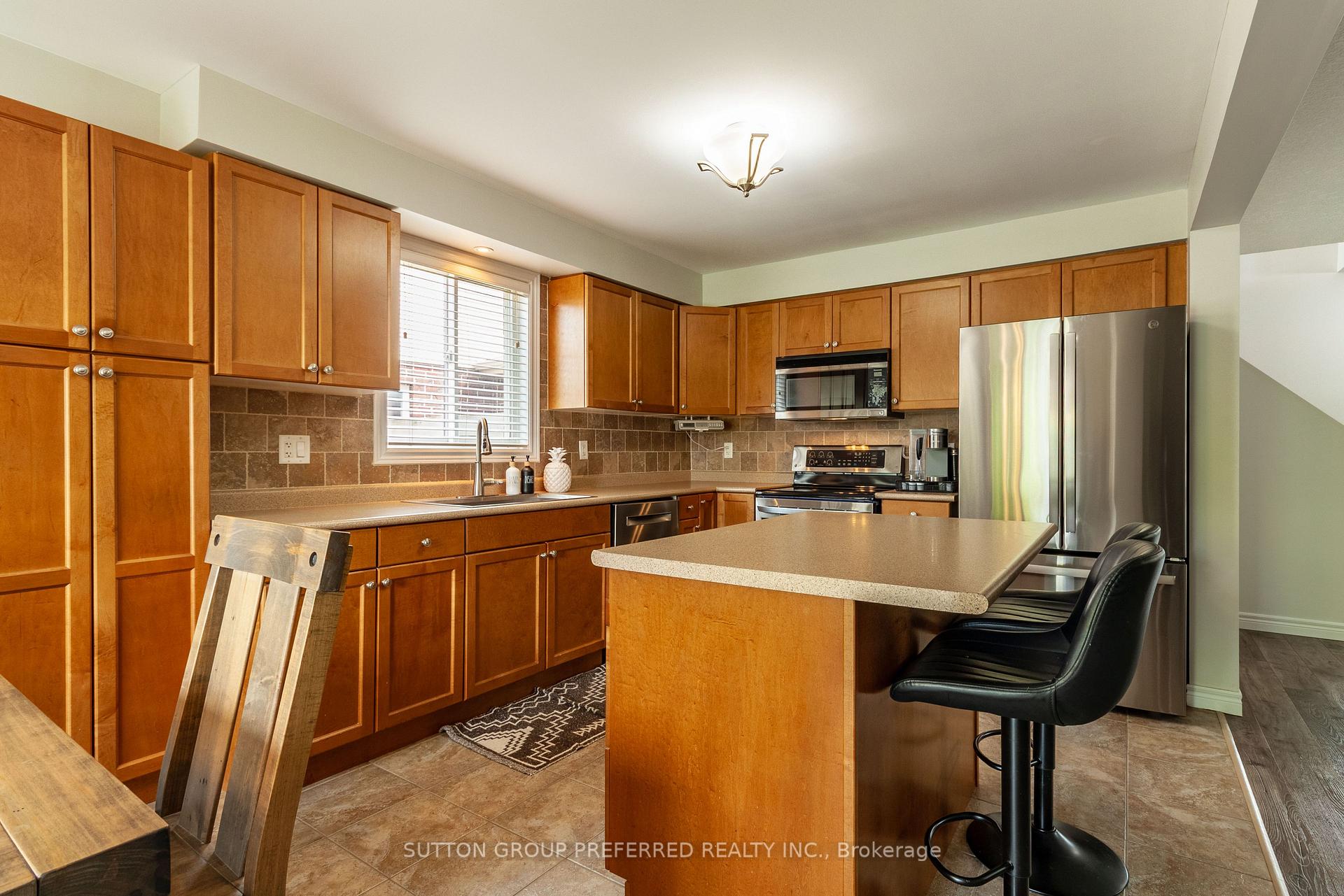 Photo 8 of 1190 Silverfox Drive, London, North S — HOMEH