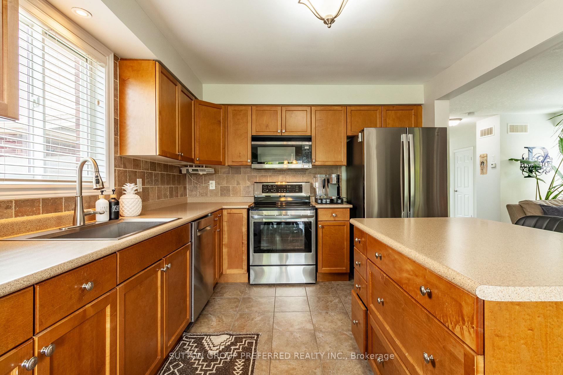 Photo 9 of 1190 Silverfox Drive, London, North S — HOMEH
