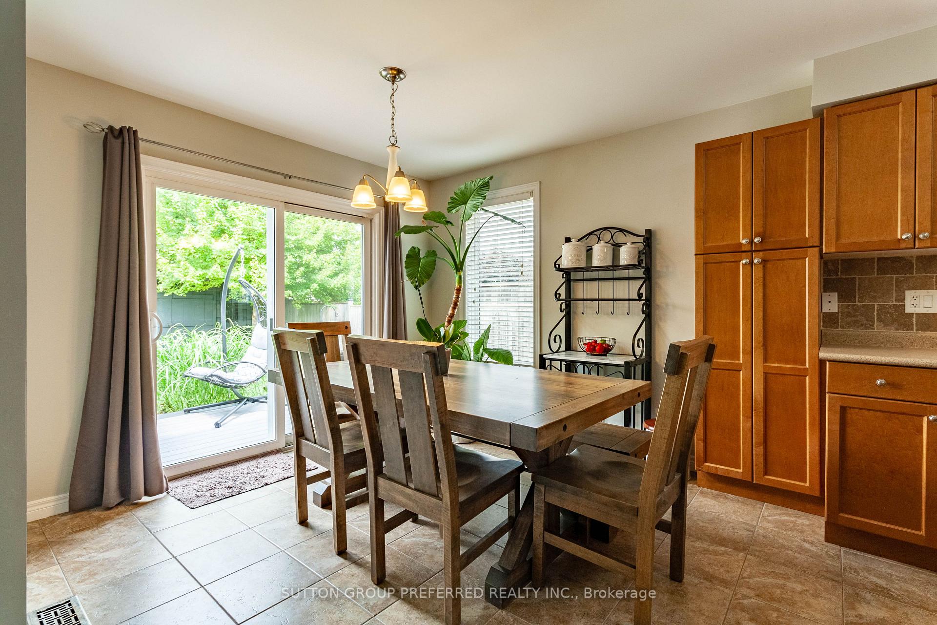 Photo 12 of 1190 Silverfox Drive, London, North S — HOMEH
