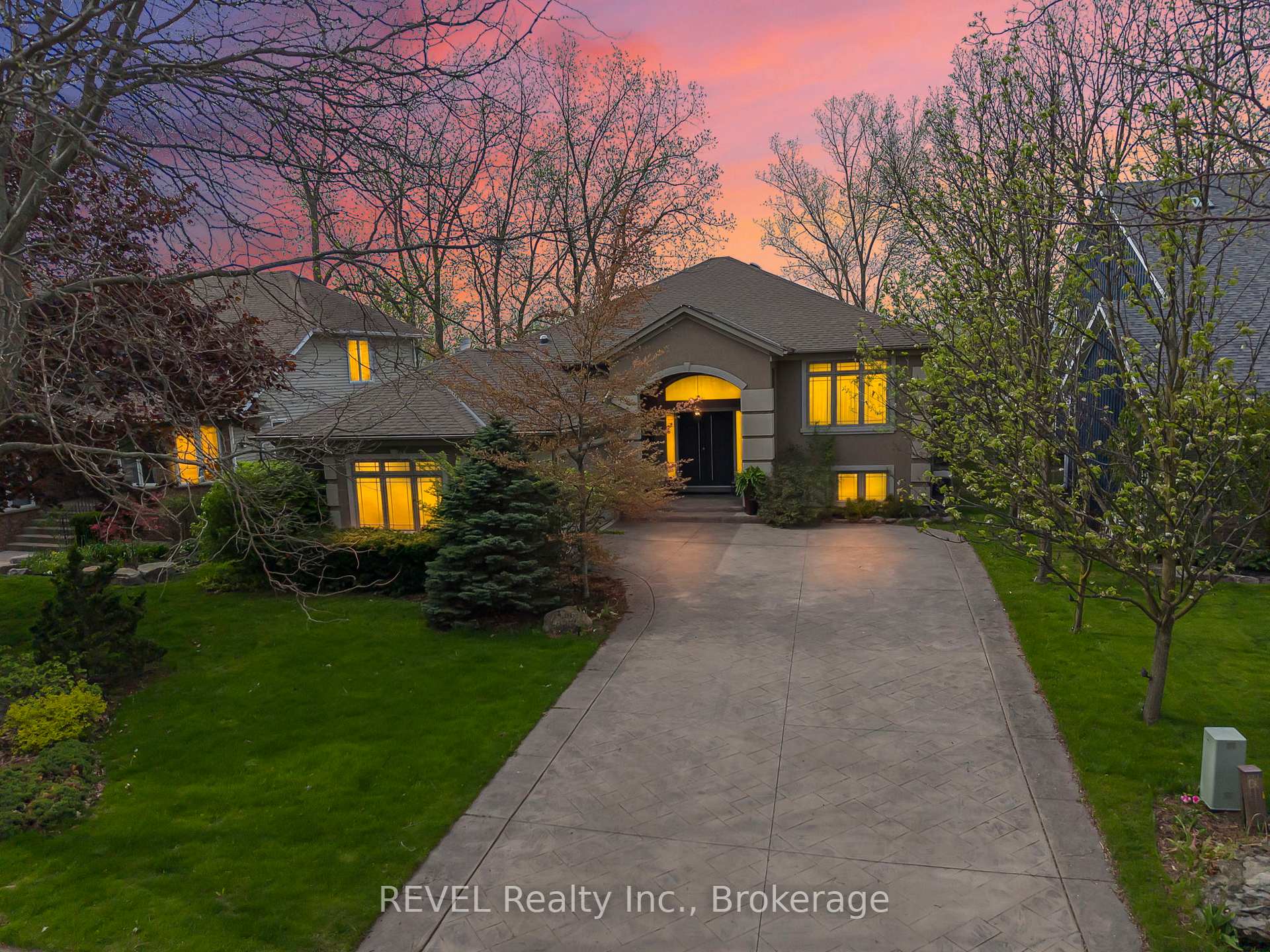 Photo of 661 Clarence Street