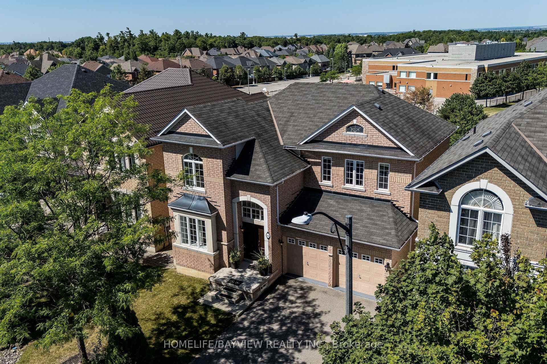 Photo 3 of 68 Ampezzo Avenue, Vaughan, Vellore Village — HOMEH