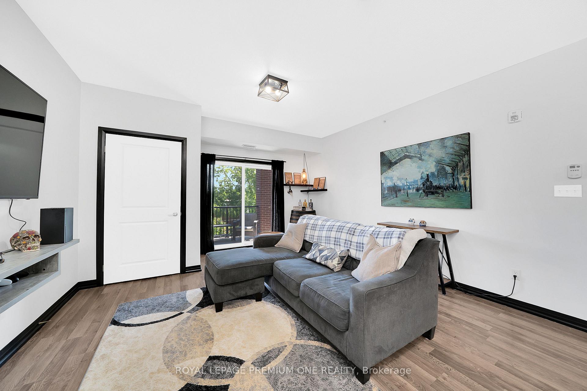 Photo 7 of Unit 204, 161 Wellington Street E, New Tecumseth, Alliston — HOMEH