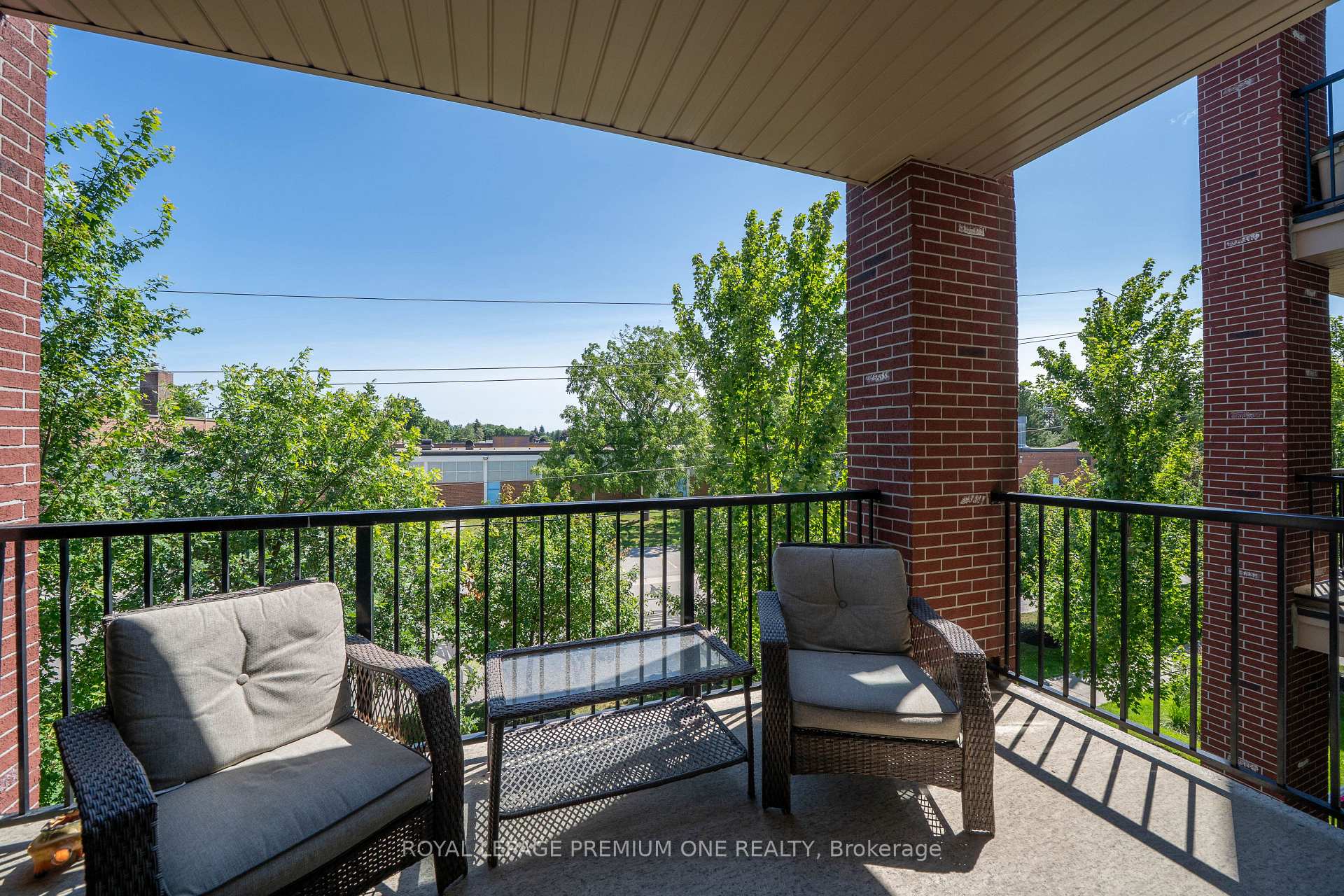 Photo 8 of Unit 204, 161 Wellington Street E, New Tecumseth, Alliston — HOMEH
