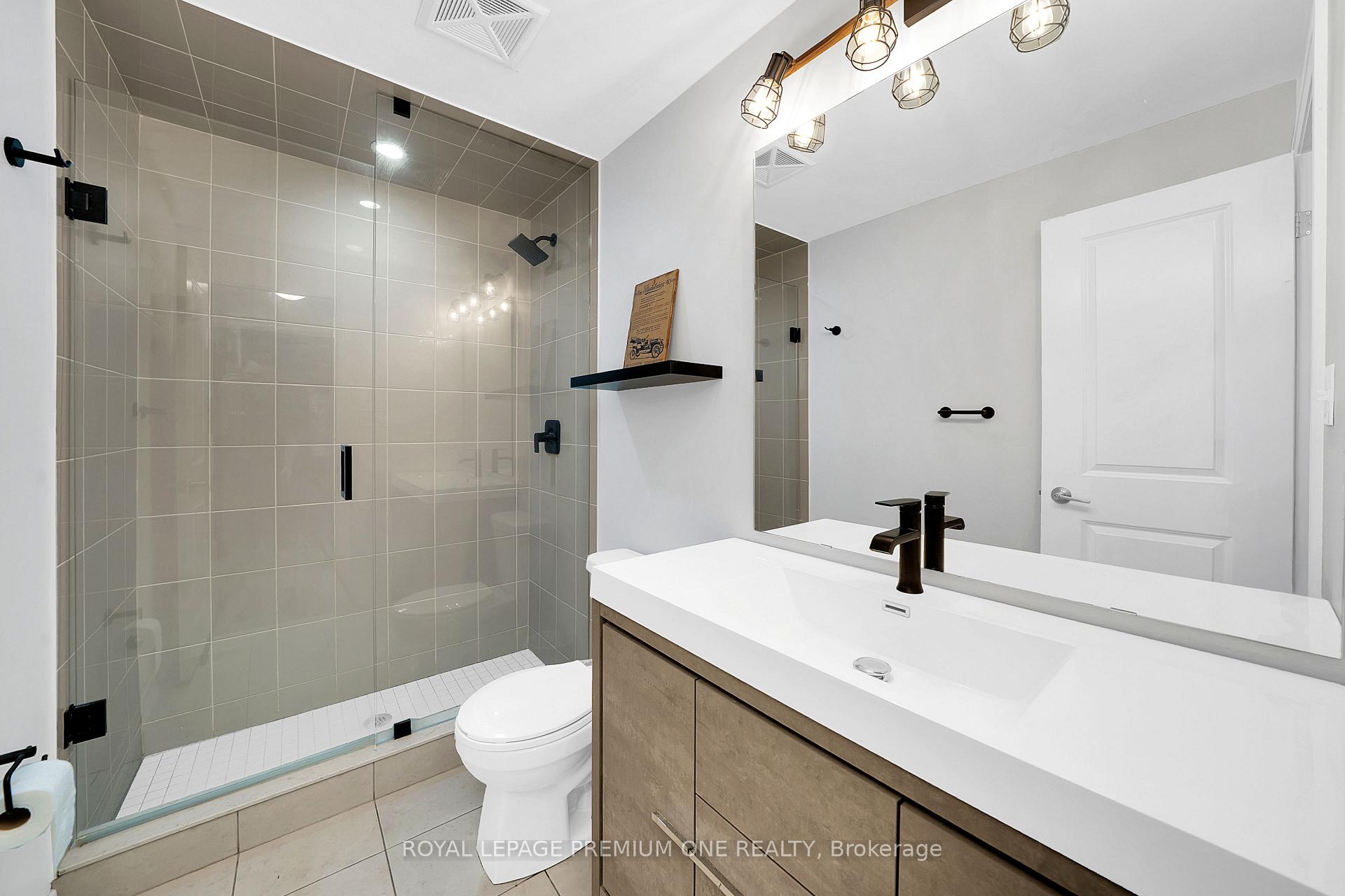 Photo 10 of Unit 204, 161 Wellington Street E, New Tecumseth, Alliston — HOMEH