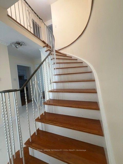 Photo 12 of 8 Farmstead Road, North York, St. Andrew-Windfields — HOMEH