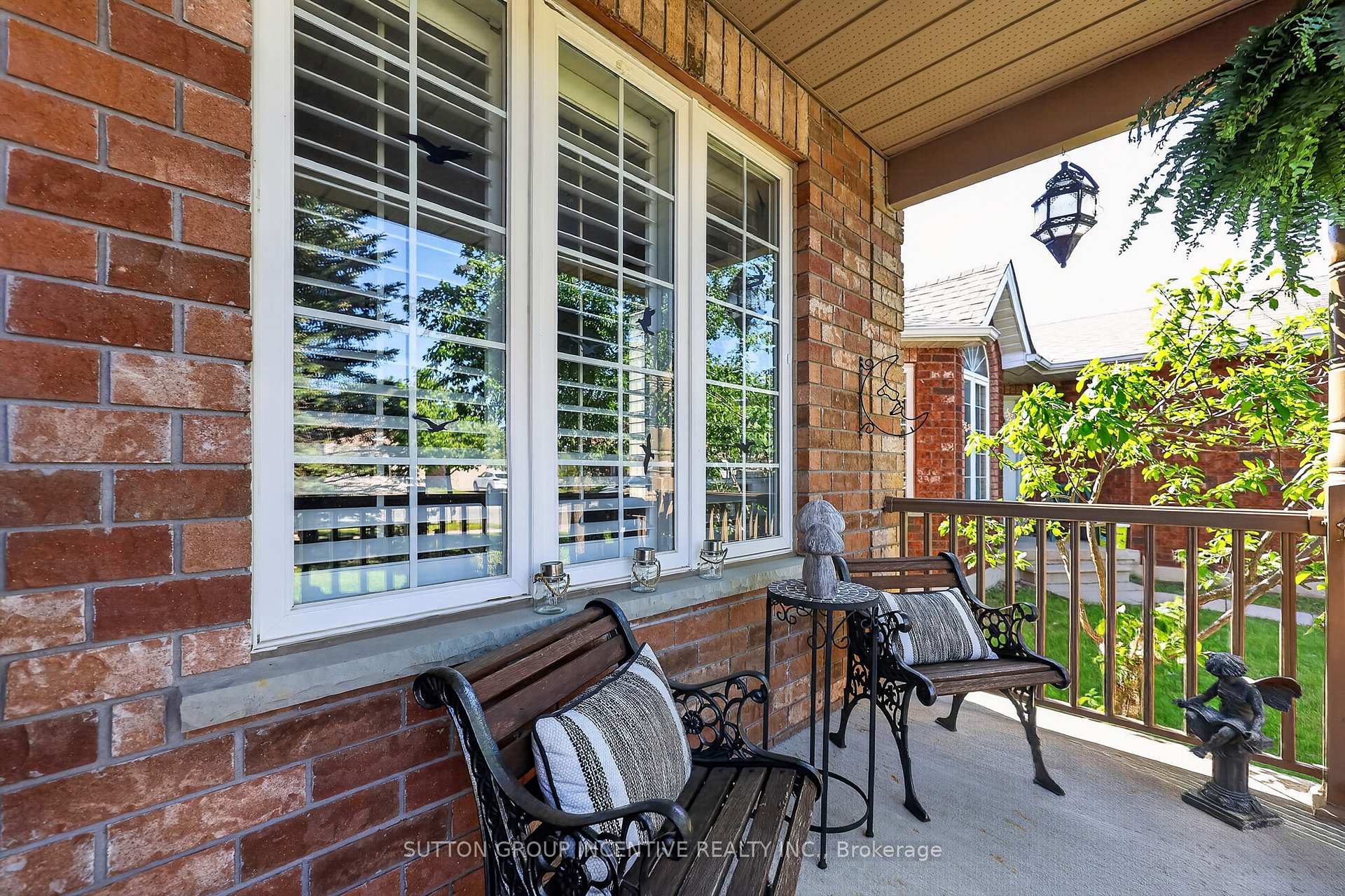 Photo 3 of 255 Pringle Drive, Barrie, Edgehill Drive — HOMEH