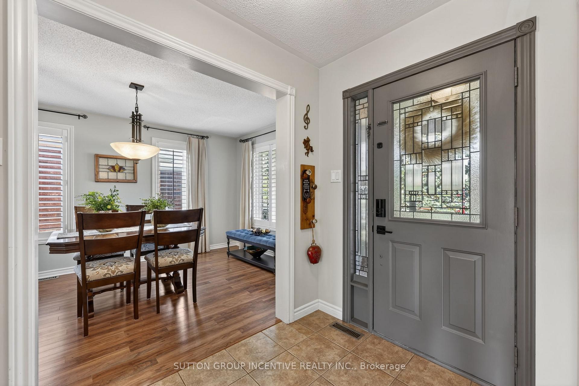 Photo 4 of 255 Pringle Drive, Barrie, Edgehill Drive — HOMEH