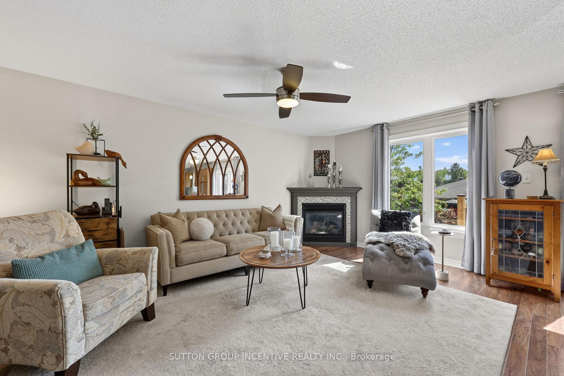 Photo 6 of 255 Pringle Drive, Barrie, Edgehill Drive — HOMEH