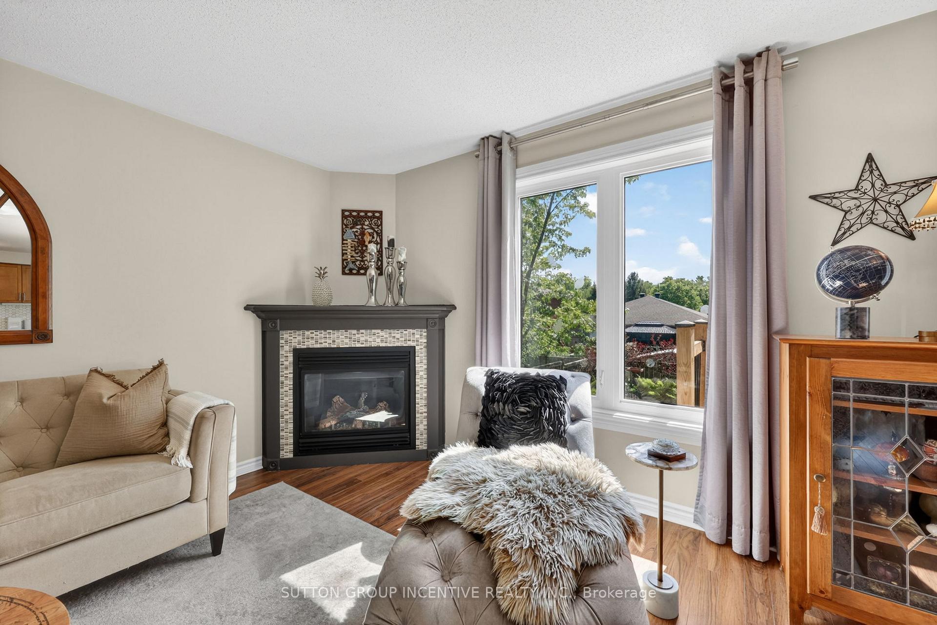 Photo 8 of 255 Pringle Drive, Barrie, Edgehill Drive — HOMEH