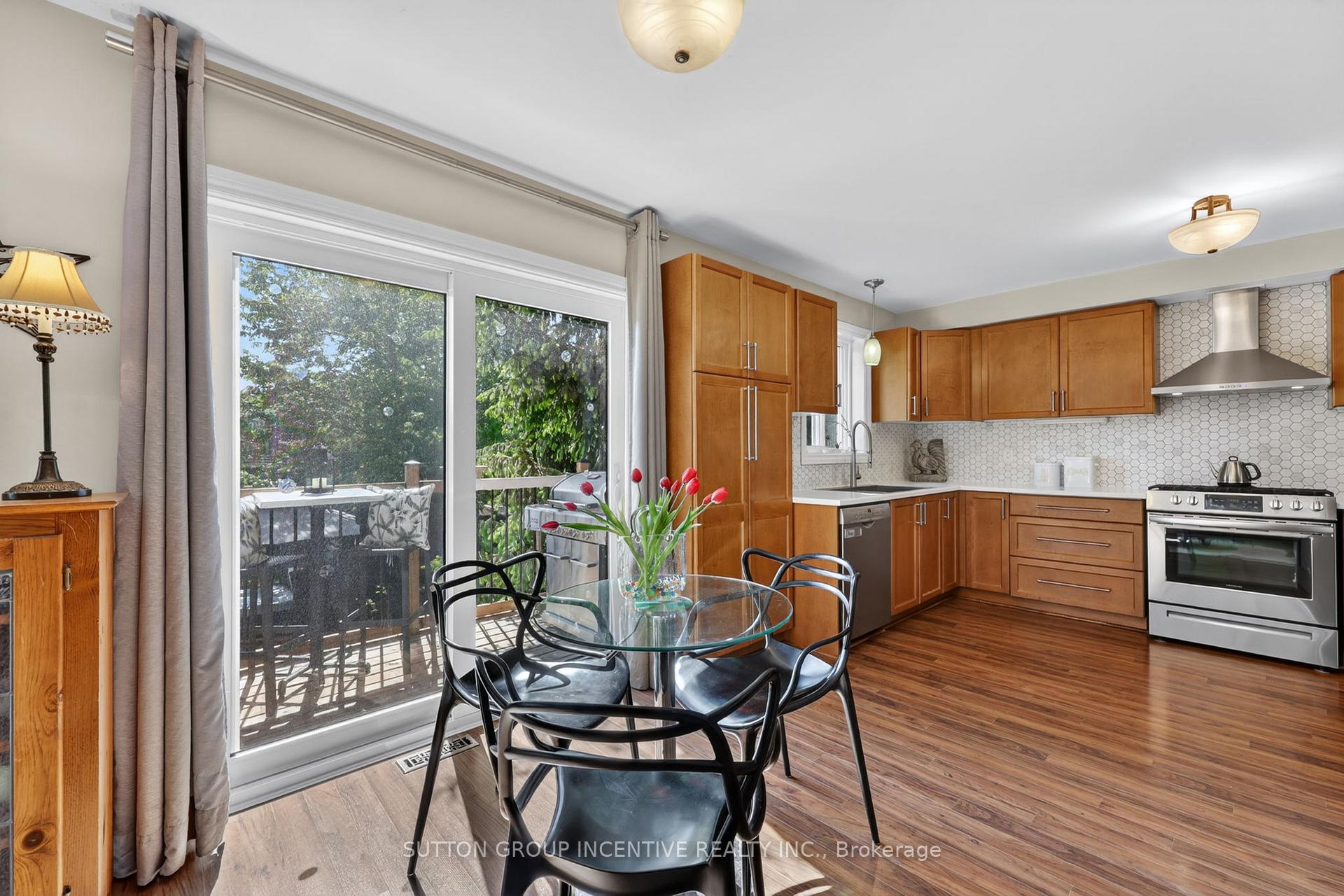 Photo 11 of 255 Pringle Drive, Barrie, Edgehill Drive — HOMEH