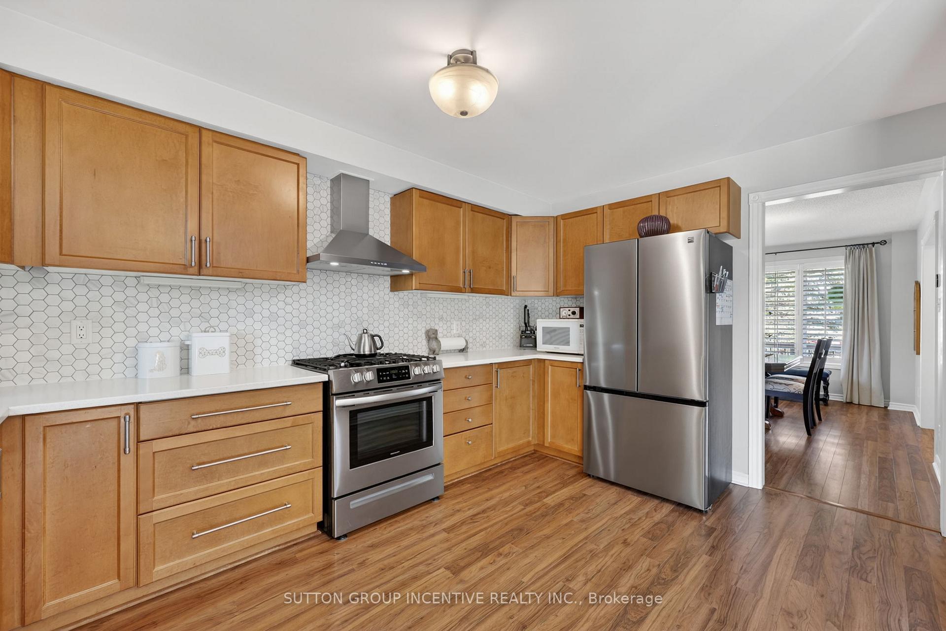 Photo 19 of 255 Pringle Drive, Barrie, Edgehill Drive — HOMEH