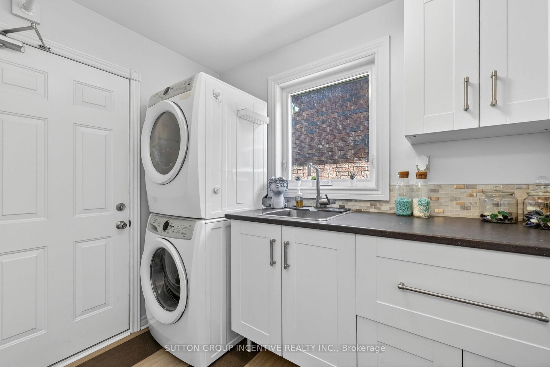 Photo 23 of 255 Pringle Drive, Barrie, Edgehill Drive — HOMEH