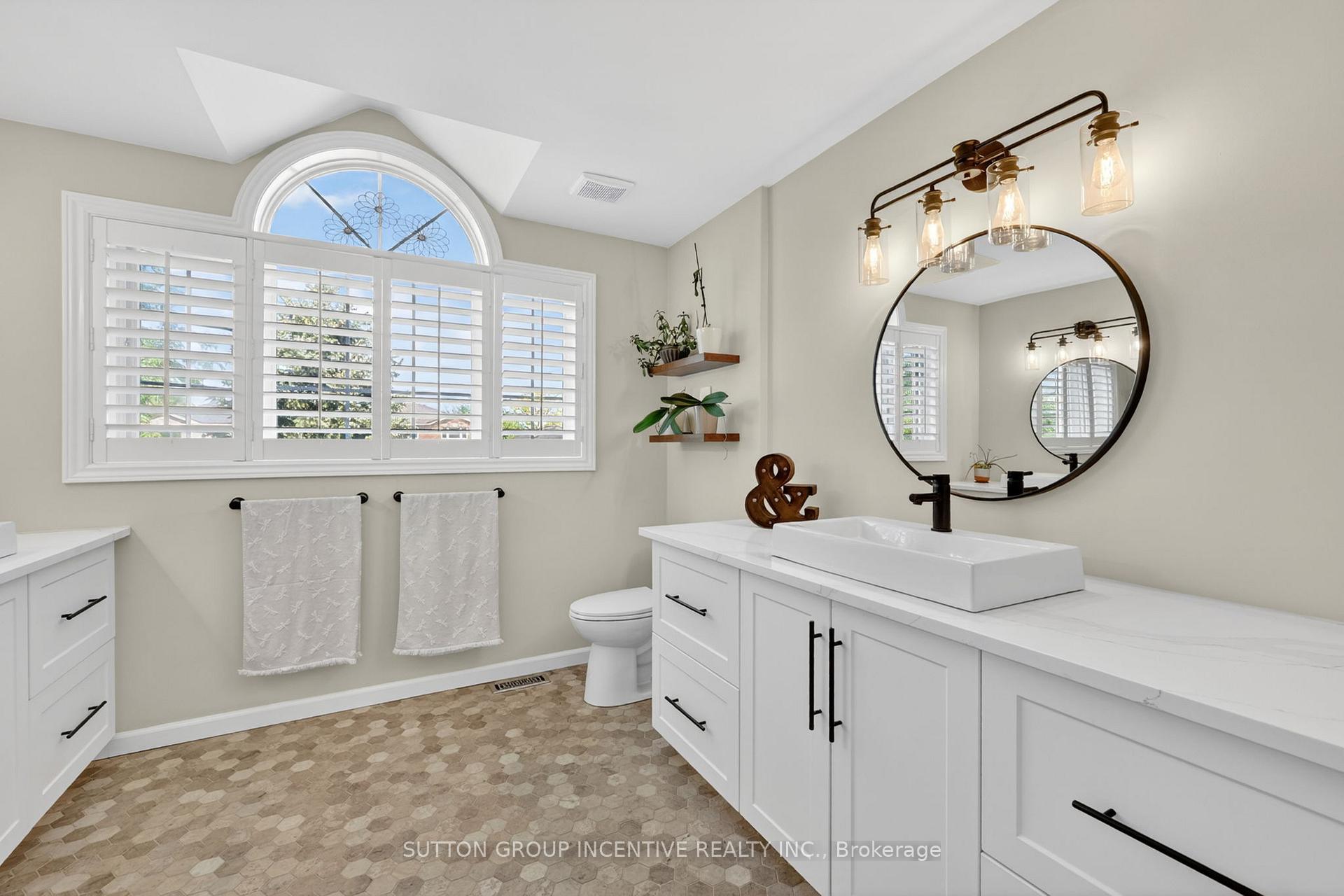 Photo 28 of 255 Pringle Drive, Barrie, Edgehill Drive — HOMEH