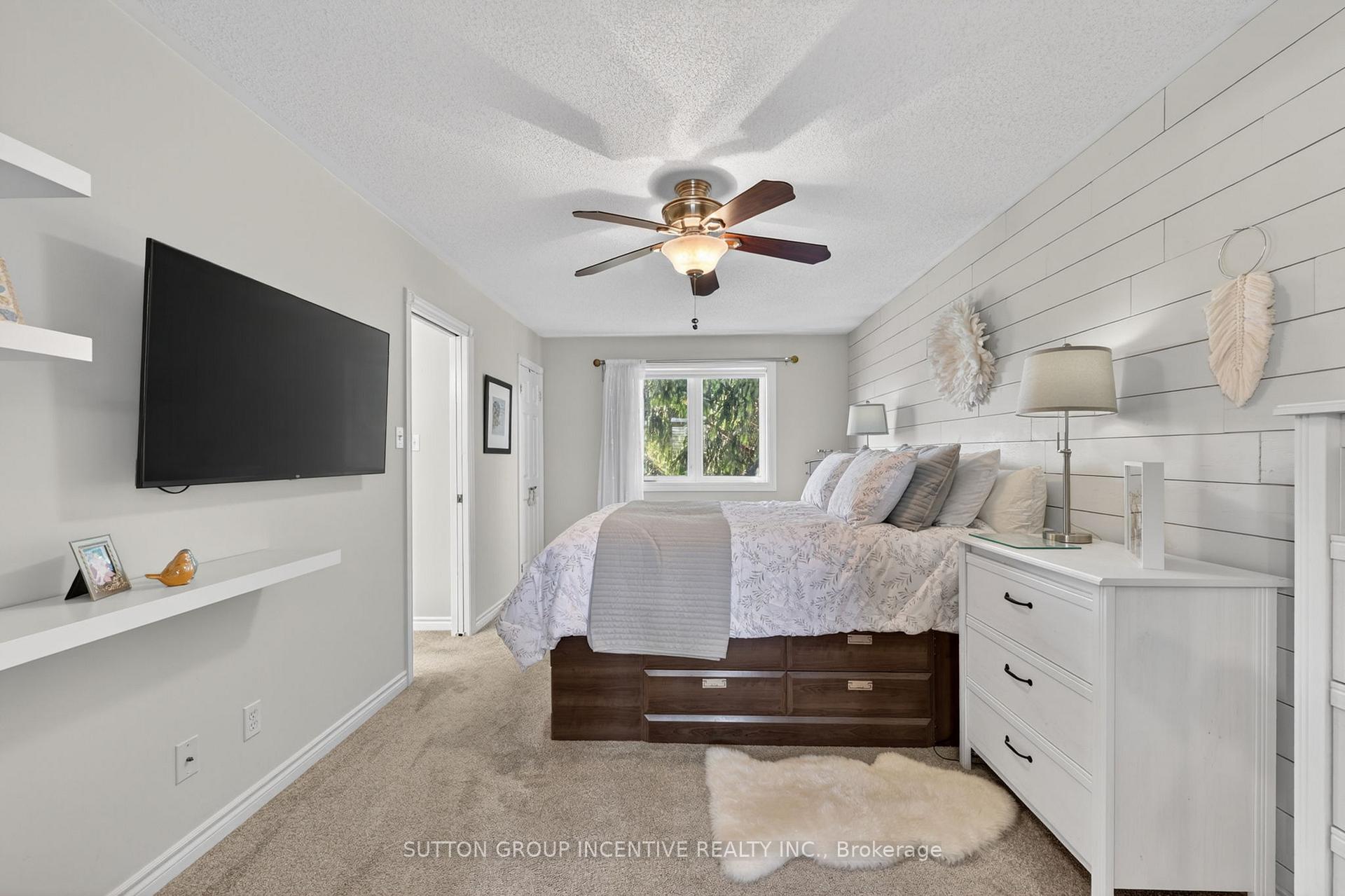 Photo 31 of 255 Pringle Drive, Barrie, Edgehill Drive — HOMEH