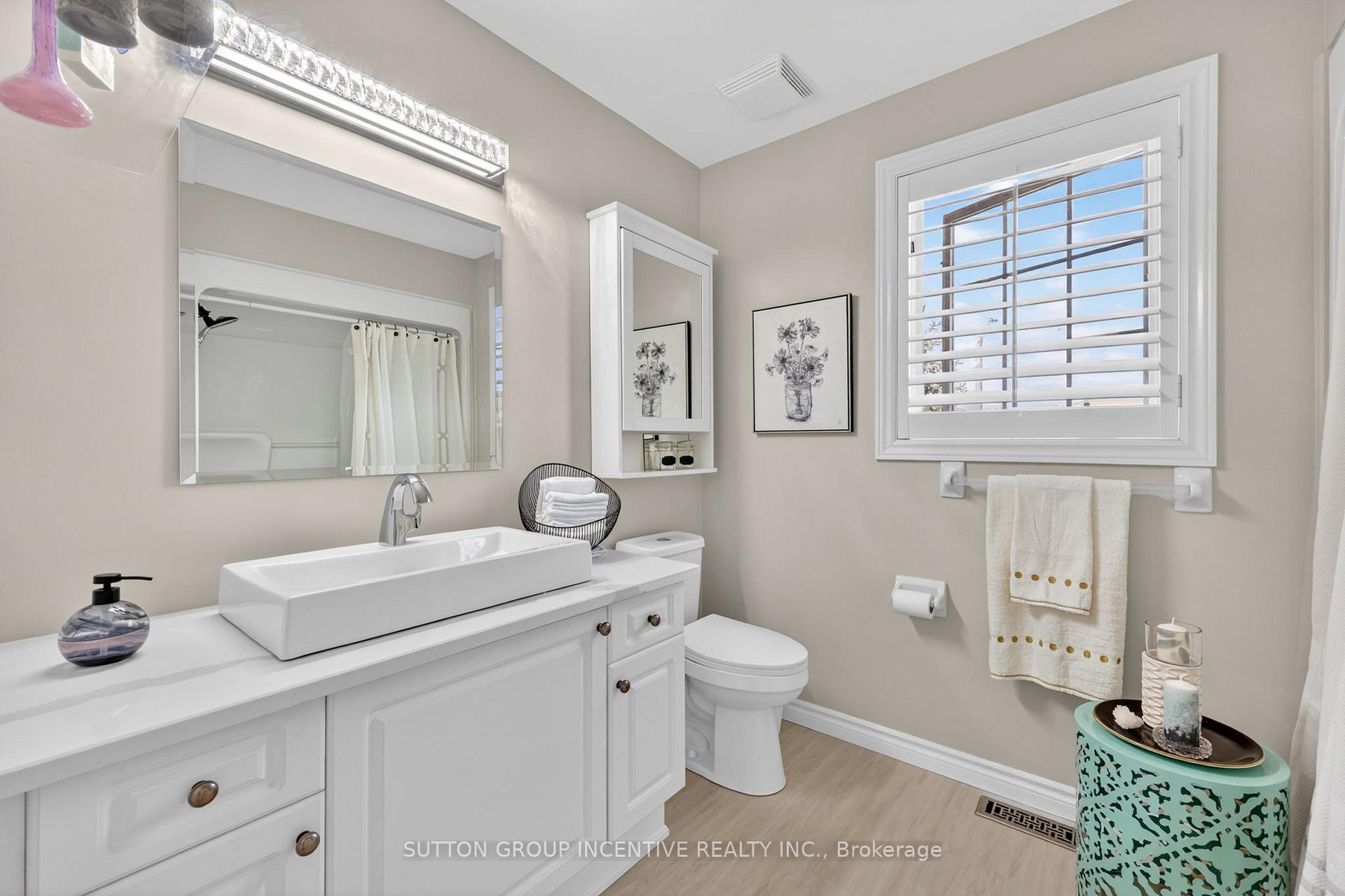 Photo 34 of 255 Pringle Drive, Barrie, Edgehill Drive — HOMEH