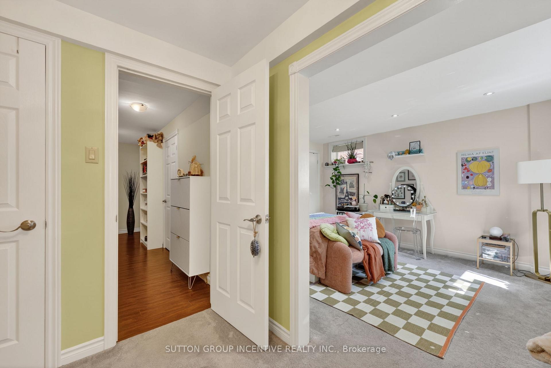 Photo 39 of 255 Pringle Drive, Barrie, Edgehill Drive — HOMEH