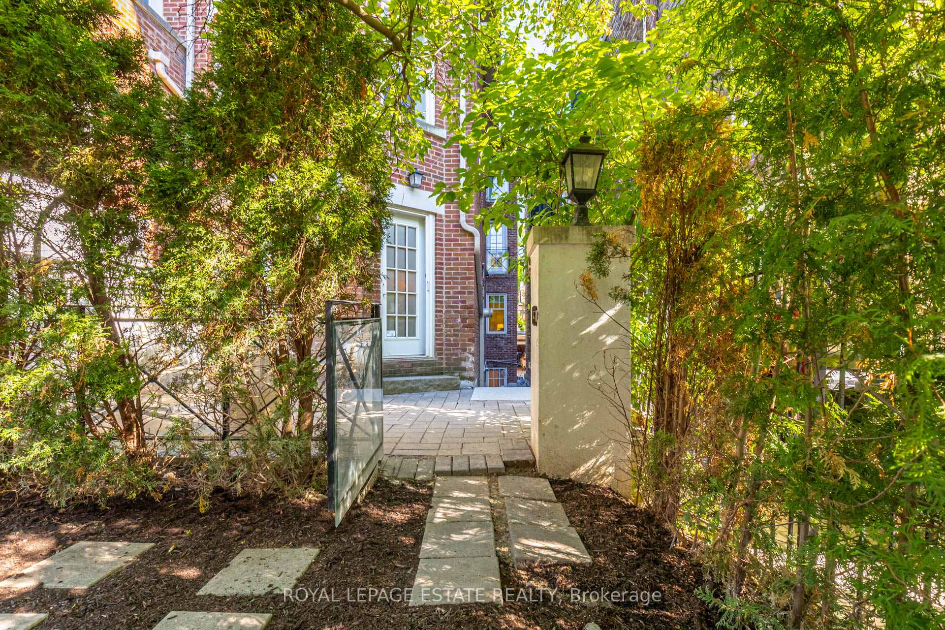 Photo 3 of Unit 1D, 319 Lonsdale Road, Toronto, Casa Loma — HOMEH