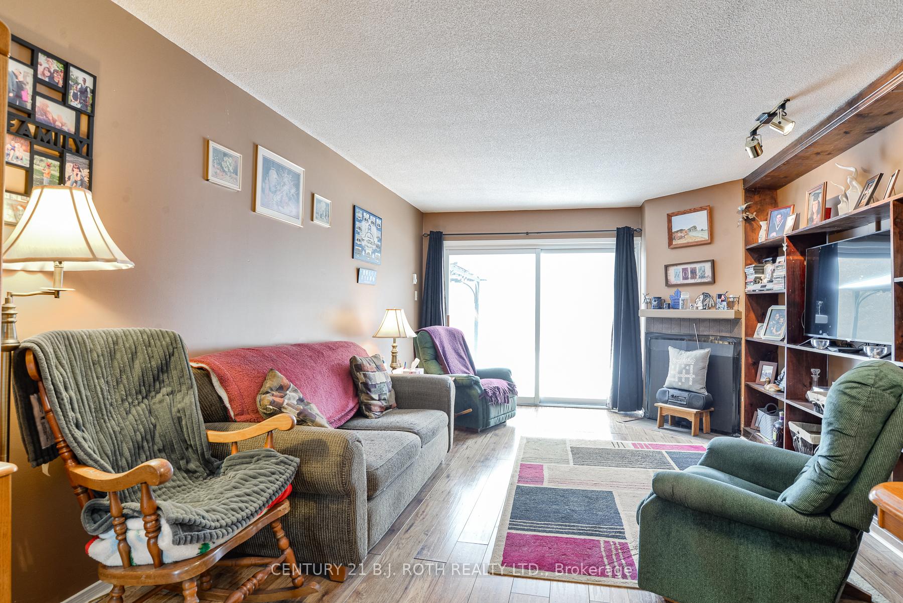 Photo 8 of Unit 15, 71 Laguna Parkway, Ramara, Rural Ramara — HOMEH