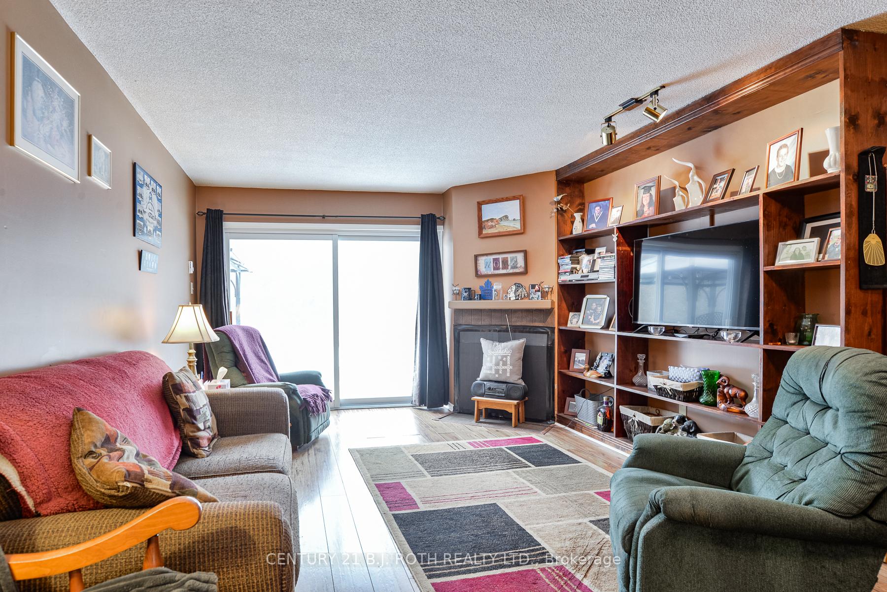 Photo 9 of Unit 15, 71 Laguna Parkway, Ramara, Rural Ramara — HOMEH
