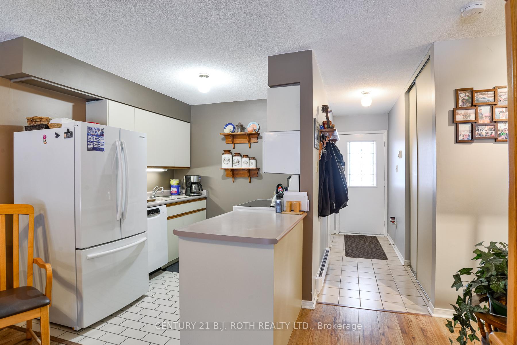 Photo 12 of Unit 15, 71 Laguna Parkway, Ramara, Rural Ramara — HOMEH