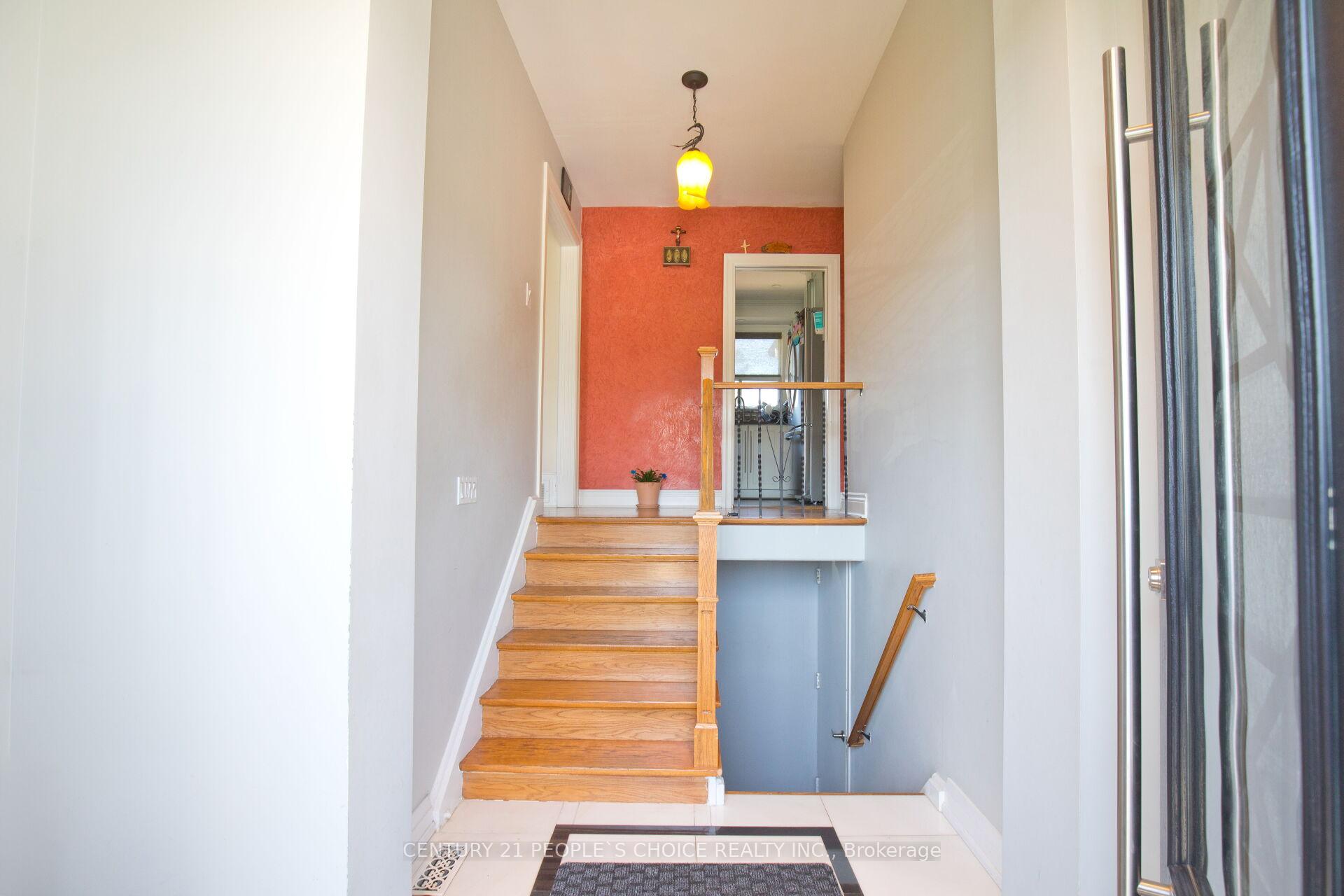 Photo 3 of 50 Jeffcoat Drive, Etobicoke, West Humber-Clairville — HOMEH