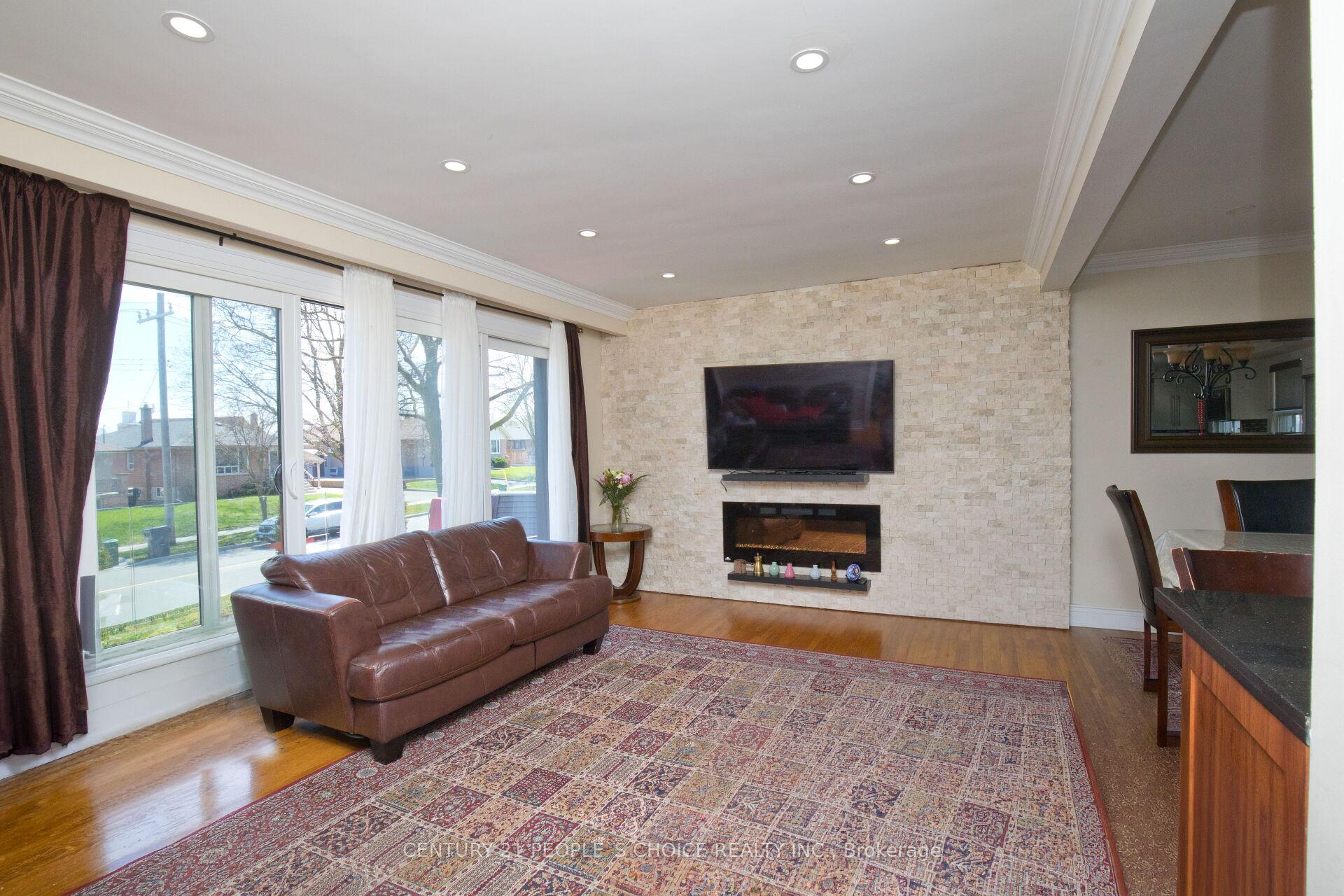 Photo 6 of 50 Jeffcoat Drive, Etobicoke, West Humber-Clairville — HOMEH