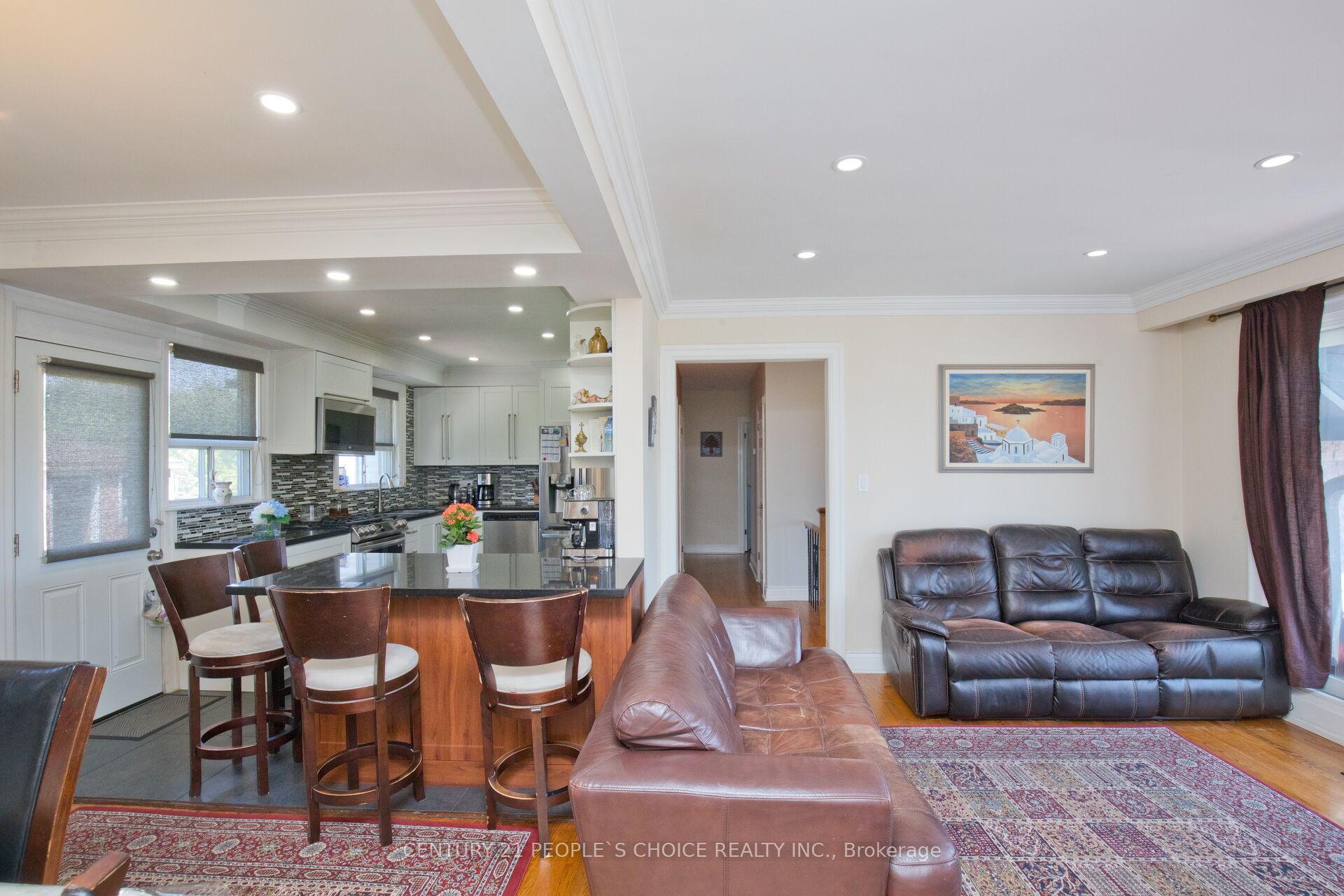 Photo 12 of 50 Jeffcoat Drive, Etobicoke, West Humber-Clairville — HOMEH