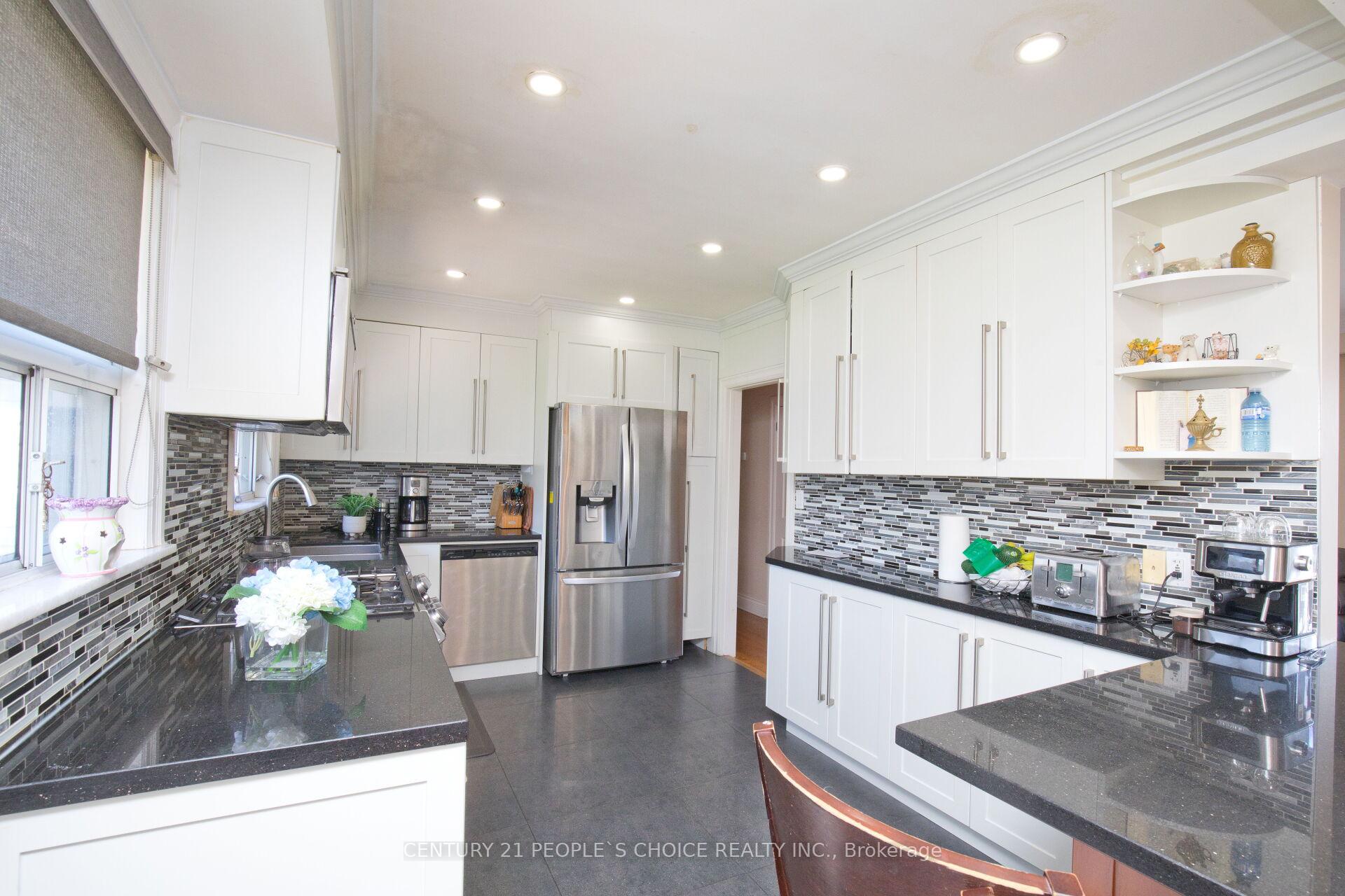 Photo 14 of 50 Jeffcoat Drive, Etobicoke, West Humber-Clairville — HOMEH
