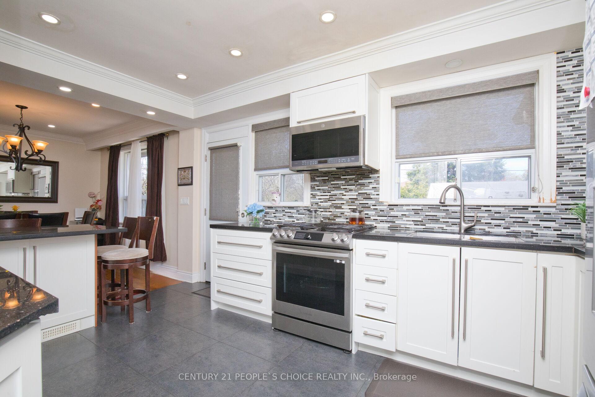 Photo 18 of 50 Jeffcoat Drive, Etobicoke, West Humber-Clairville — HOMEH