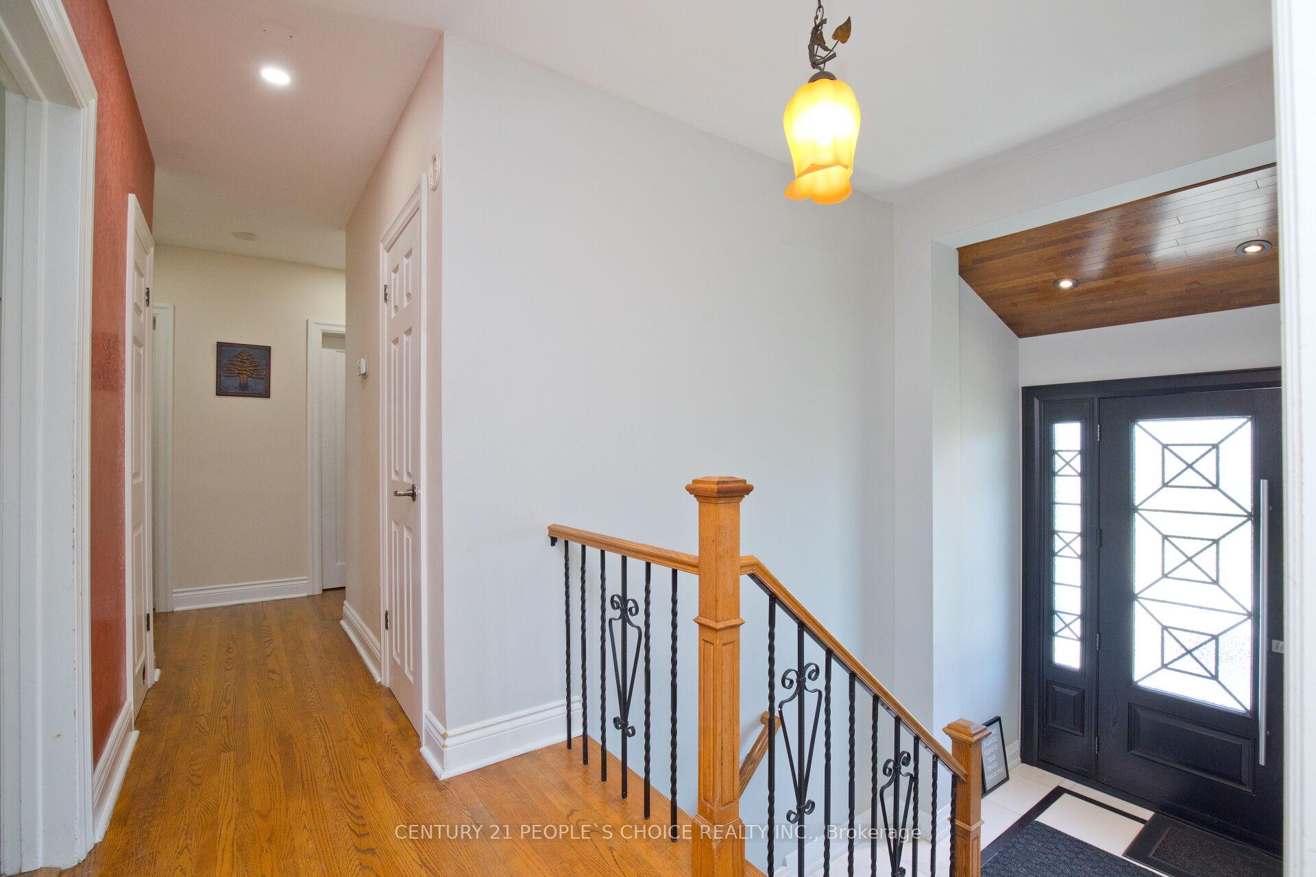 Photo 23 of 50 Jeffcoat Drive, Etobicoke, West Humber-Clairville — HOMEH