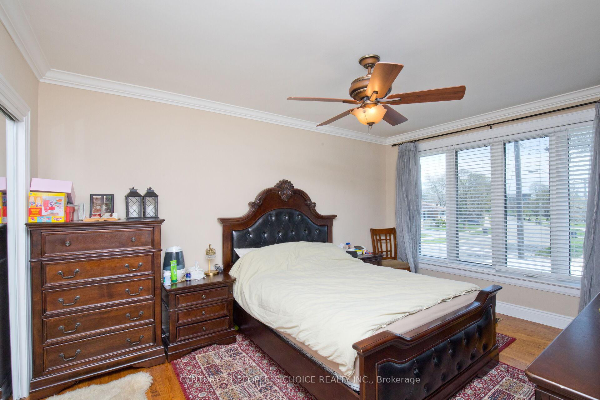 Photo 26 of 50 Jeffcoat Drive, Etobicoke, West Humber-Clairville — HOMEH