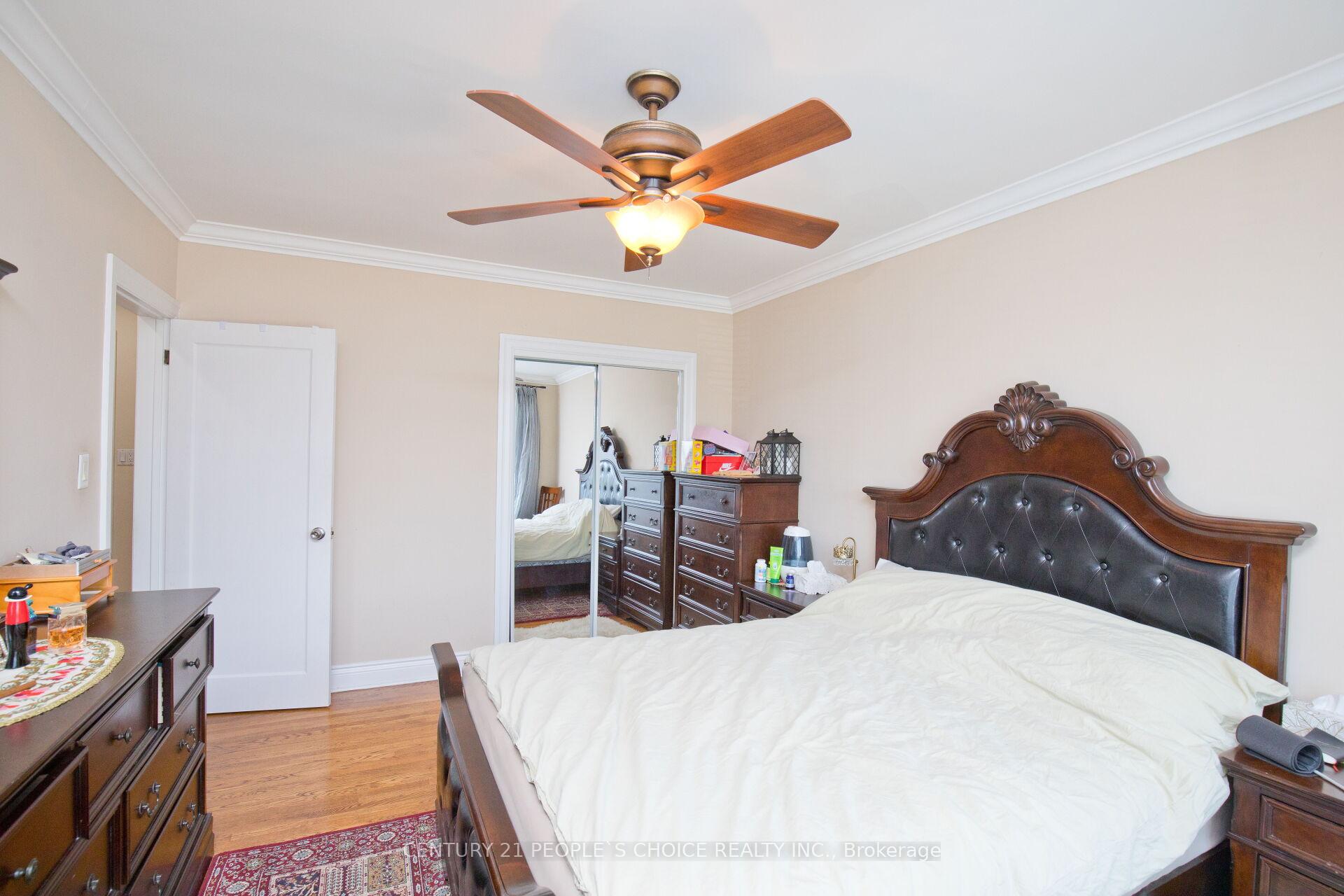 Photo 27 of 50 Jeffcoat Drive, Etobicoke, West Humber-Clairville — HOMEH
