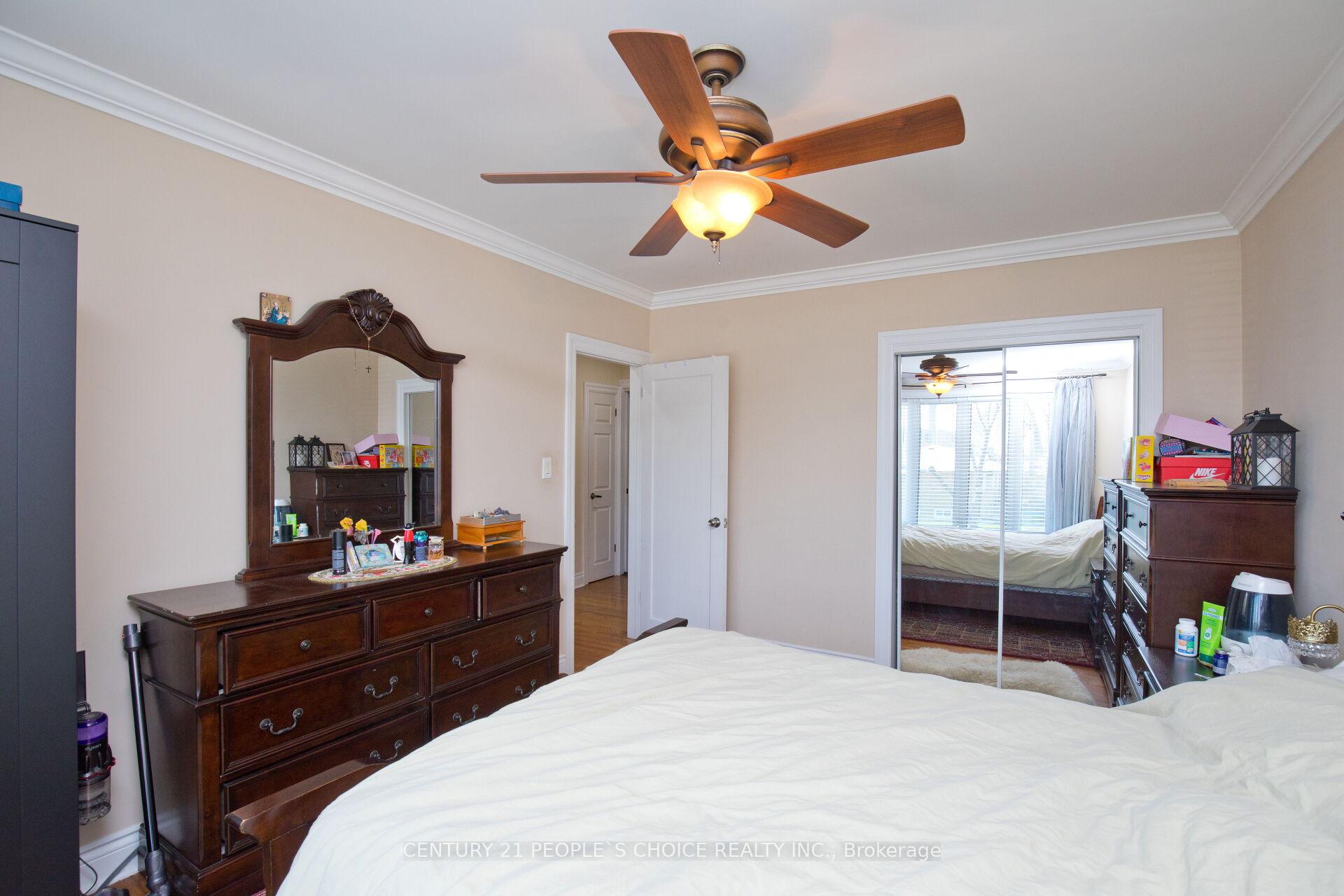 Photo 28 of 50 Jeffcoat Drive, Etobicoke, West Humber-Clairville — HOMEH