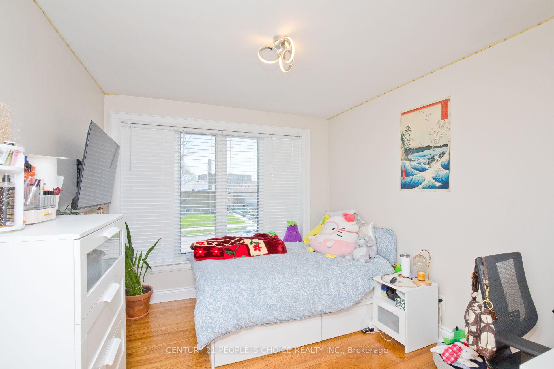 Photo 35 of 50 Jeffcoat Drive, Etobicoke, West Humber-Clairville — HOMEH
