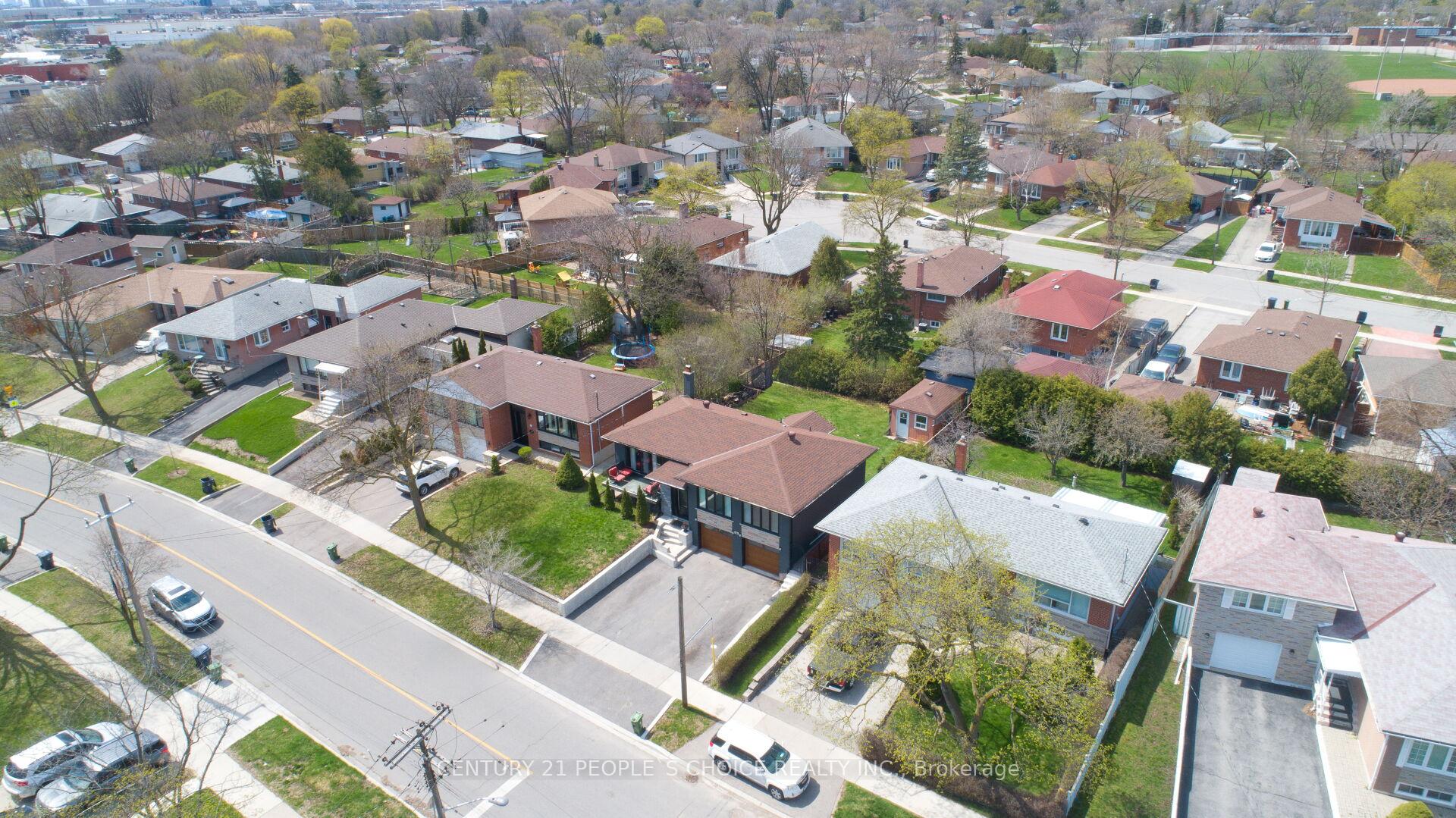 Photo 47 of 50 Jeffcoat Drive, Etobicoke, West Humber-Clairville — HOMEH