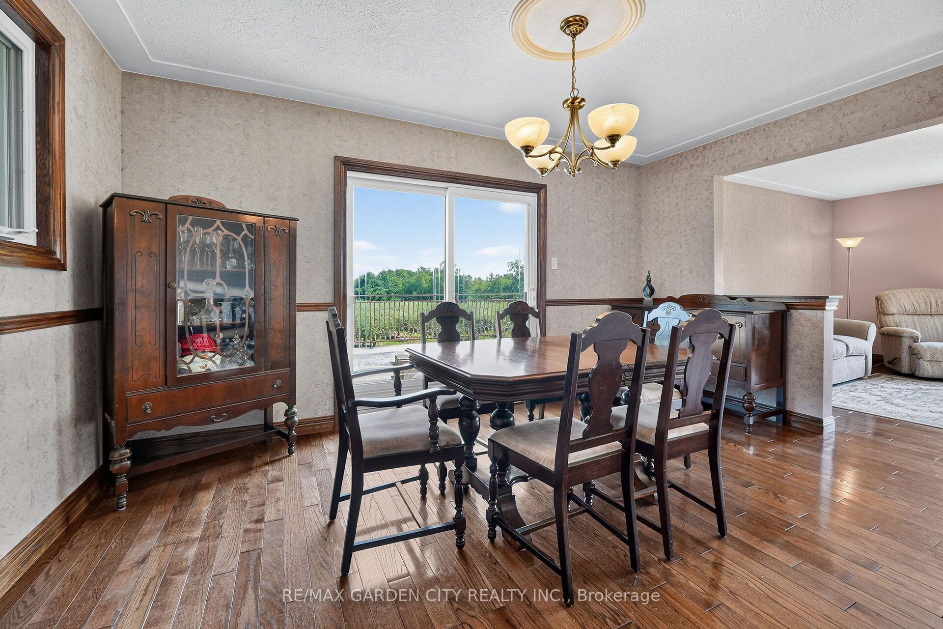 Photo 9 of 134 Russ Road, Grimsby, Grimsby Escarpment — HOMEH