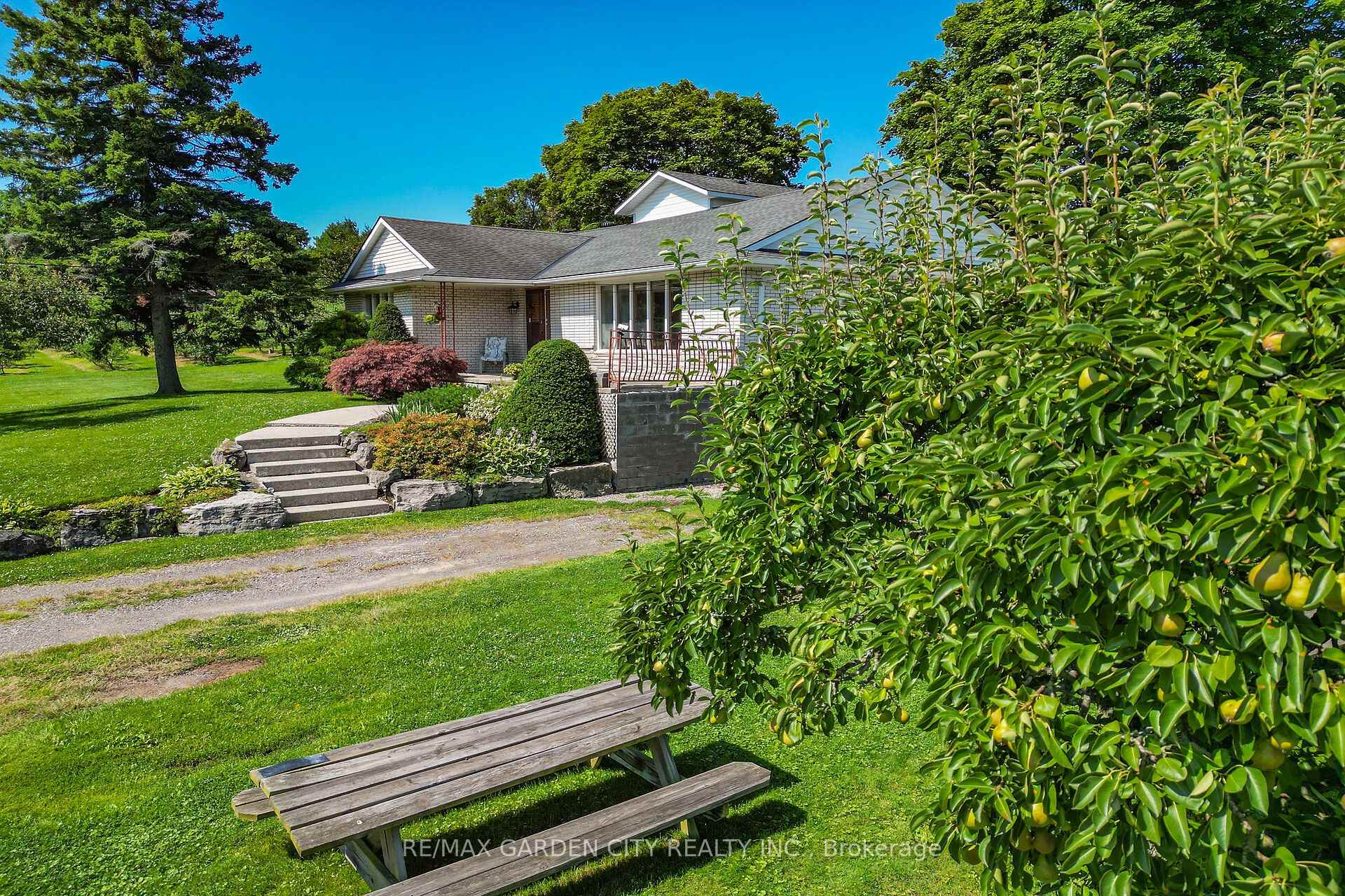 Photo 27 of 134 Russ Road, Grimsby, Grimsby Escarpment — HOMEH