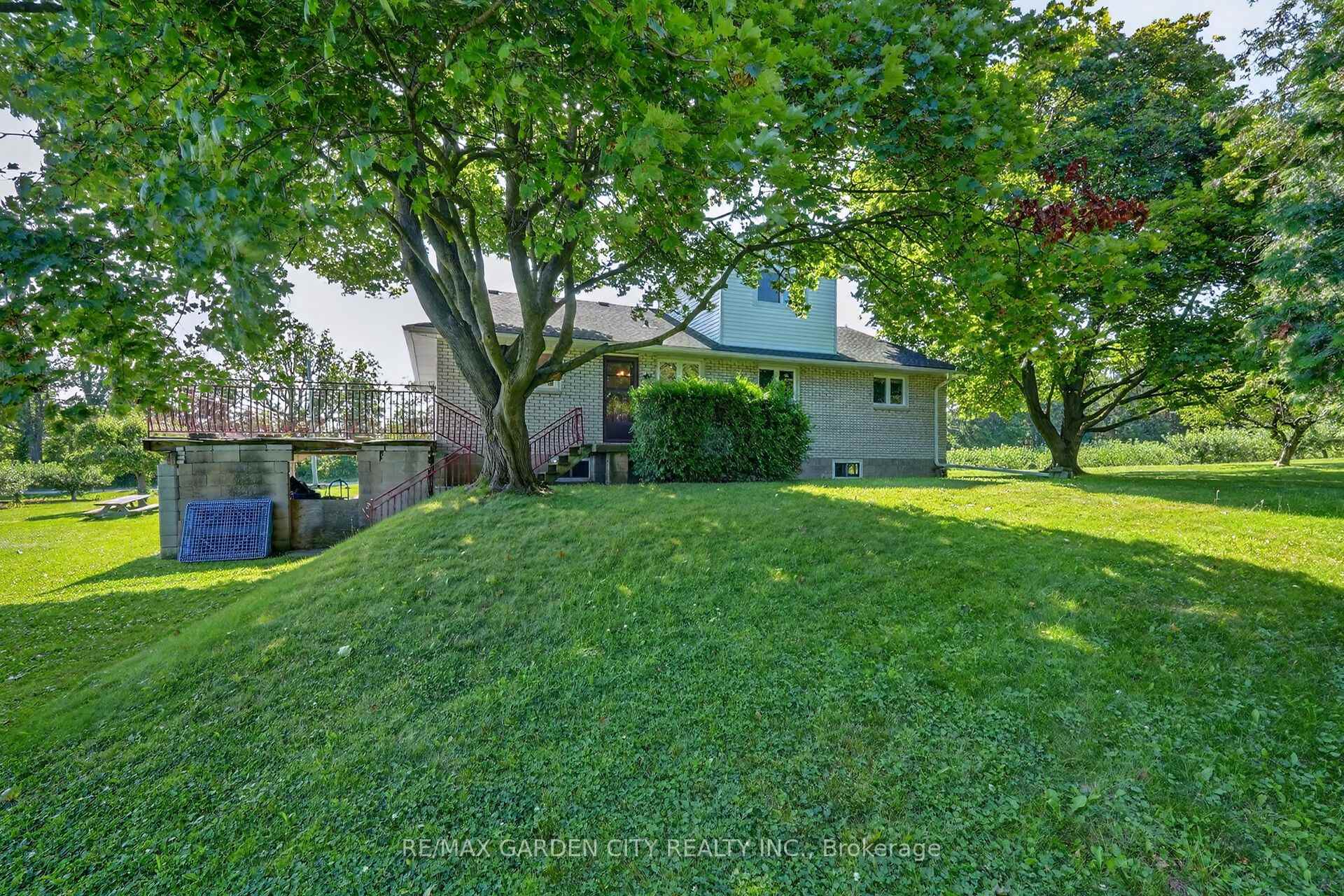 Photo 28 of 134 Russ Road, Grimsby, Grimsby Escarpment — HOMEH