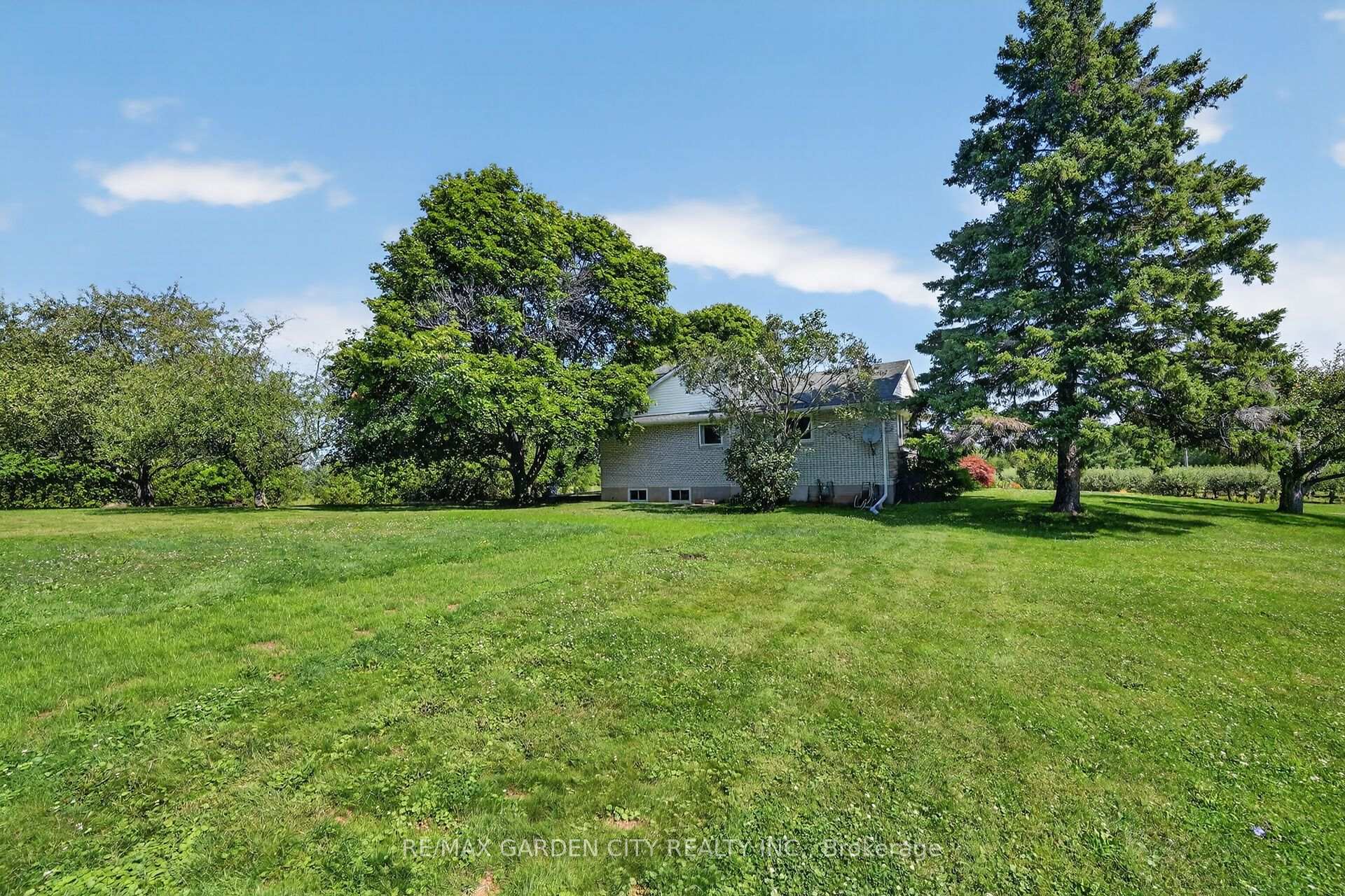Photo 33 of 134 Russ Road, Grimsby, Grimsby Escarpment — HOMEH