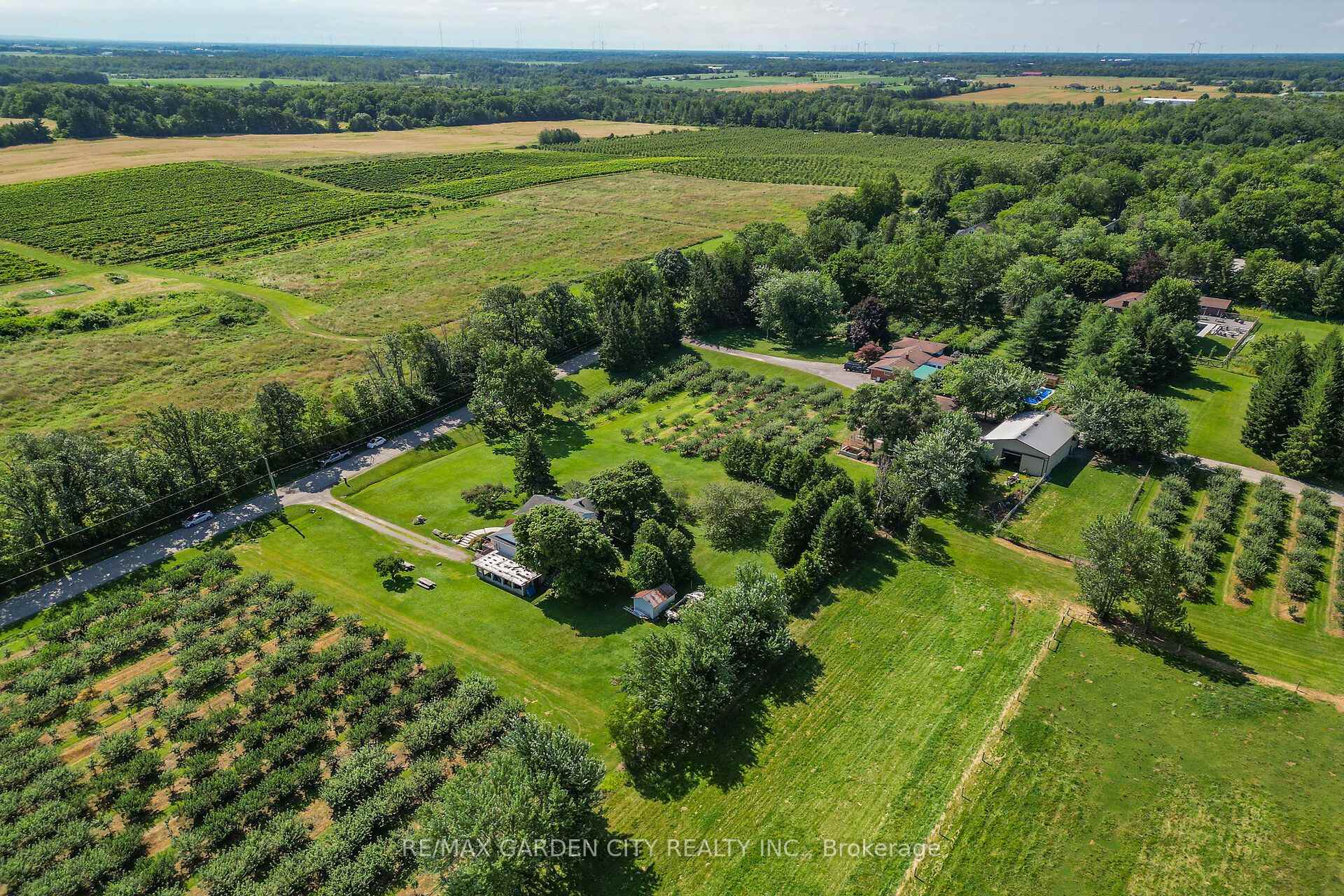 Photo 42 of 134 Russ Road, Grimsby, Grimsby Escarpment — HOMEH