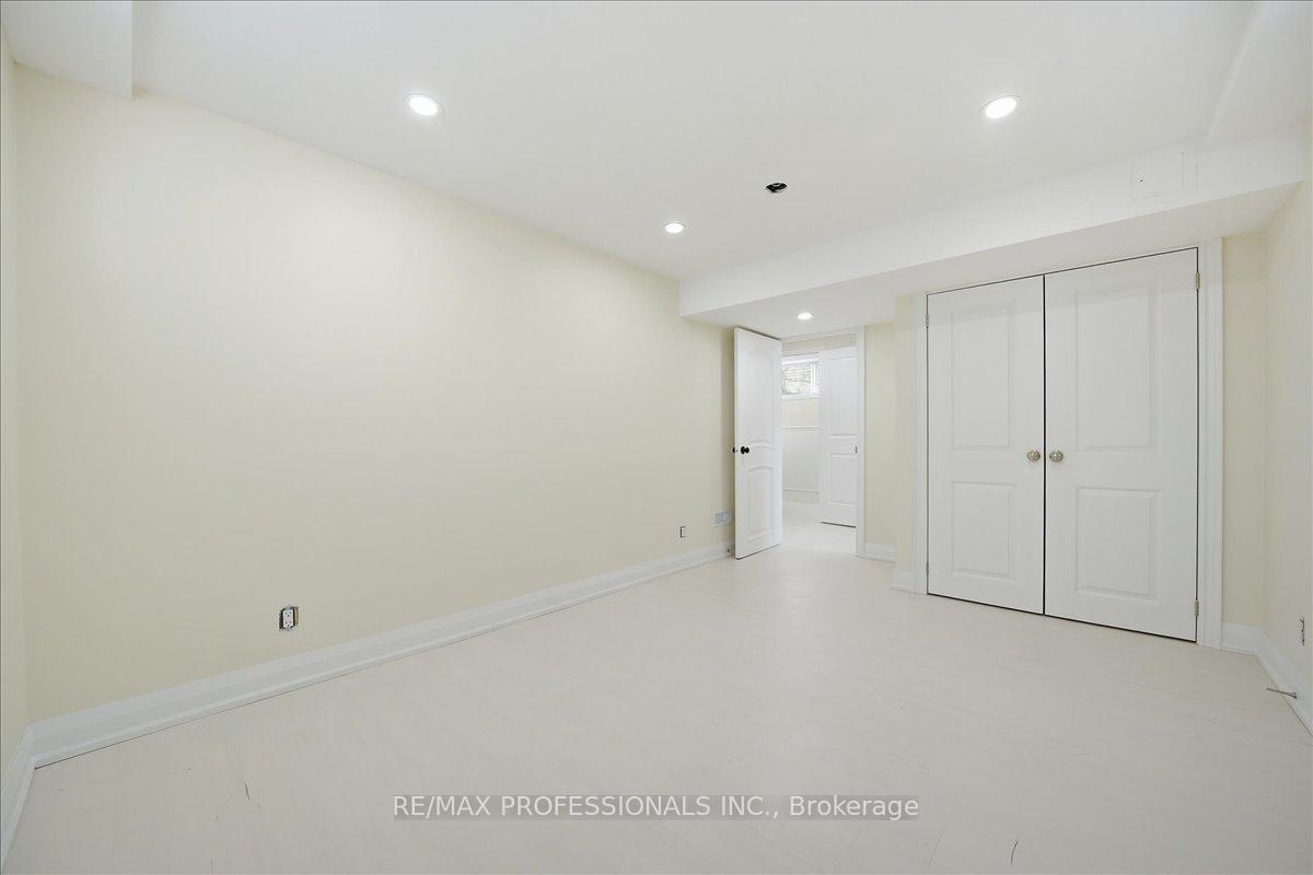 Photo 3 of Unit D, 9611 Keele Street, Vaughan, Maple — HOMEH