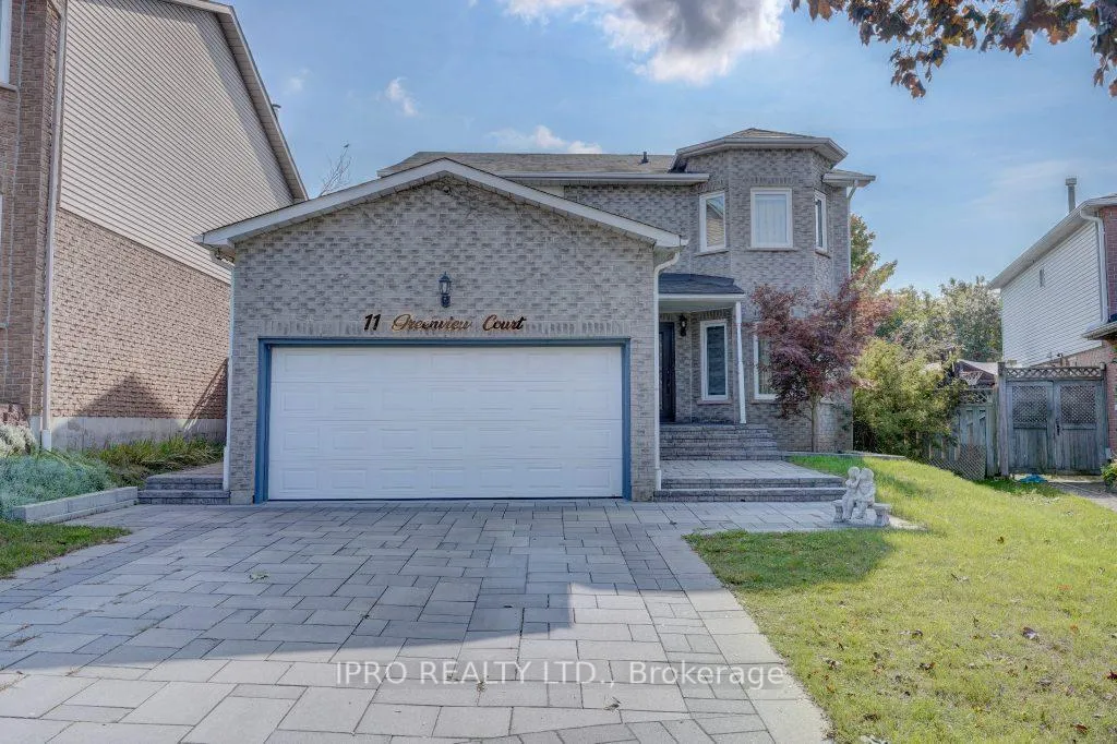 Front of 11 Greenview Court