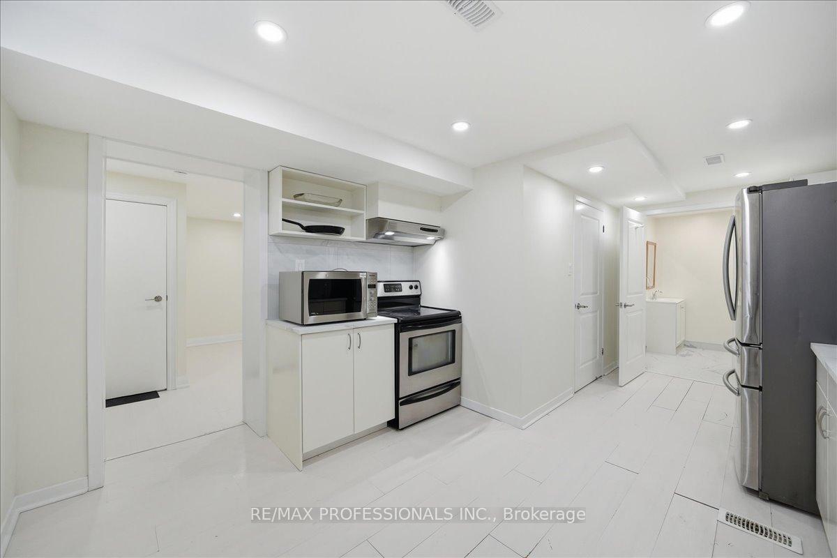 Photo 10 of Unit C, 9611 Keele Street, Vaughan, Maple — HOMEH