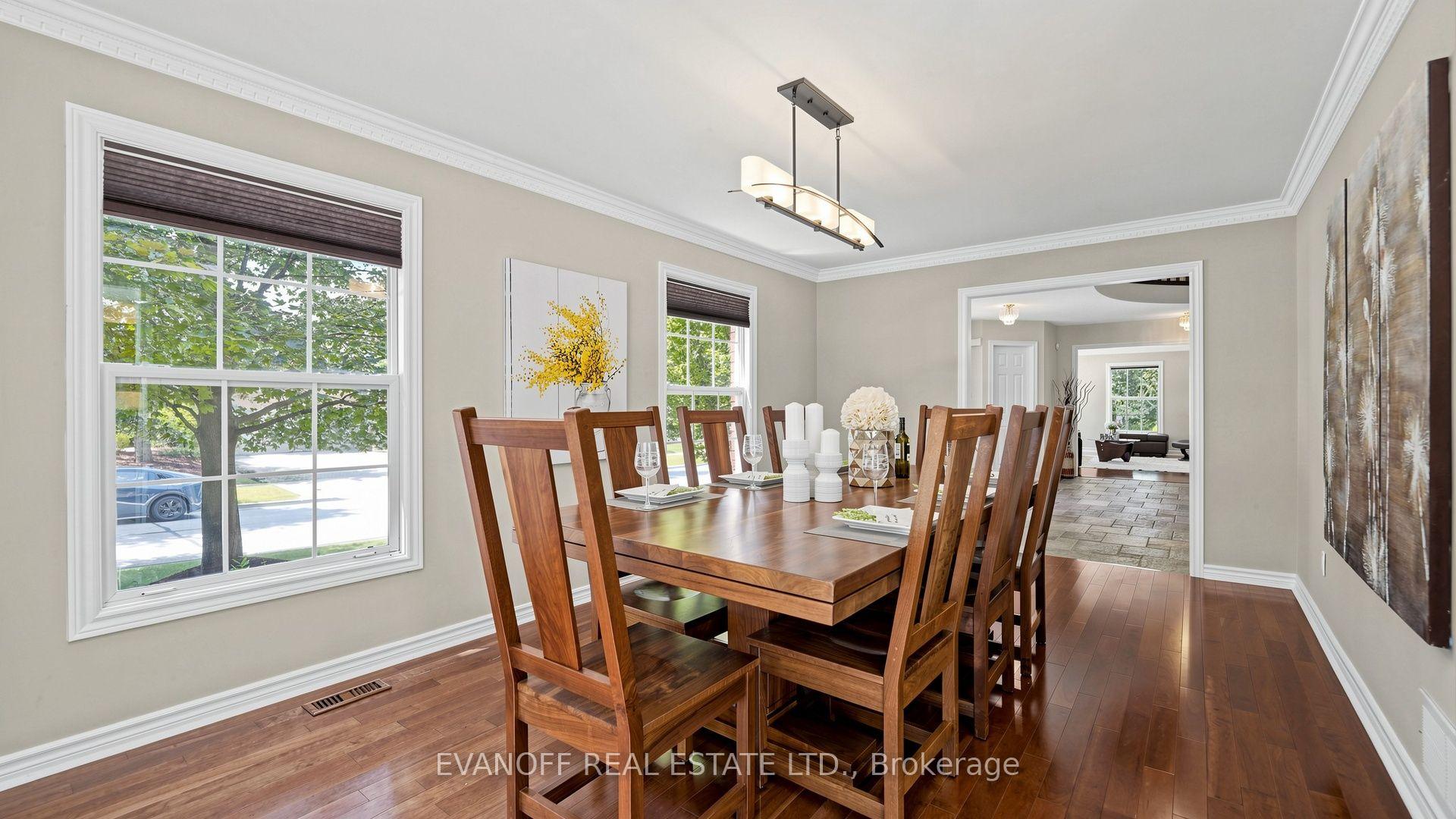 Photo 7 of 929 Creebridge Crescent, Newmarket, Stonehaven-Wyndham — HOMEH
