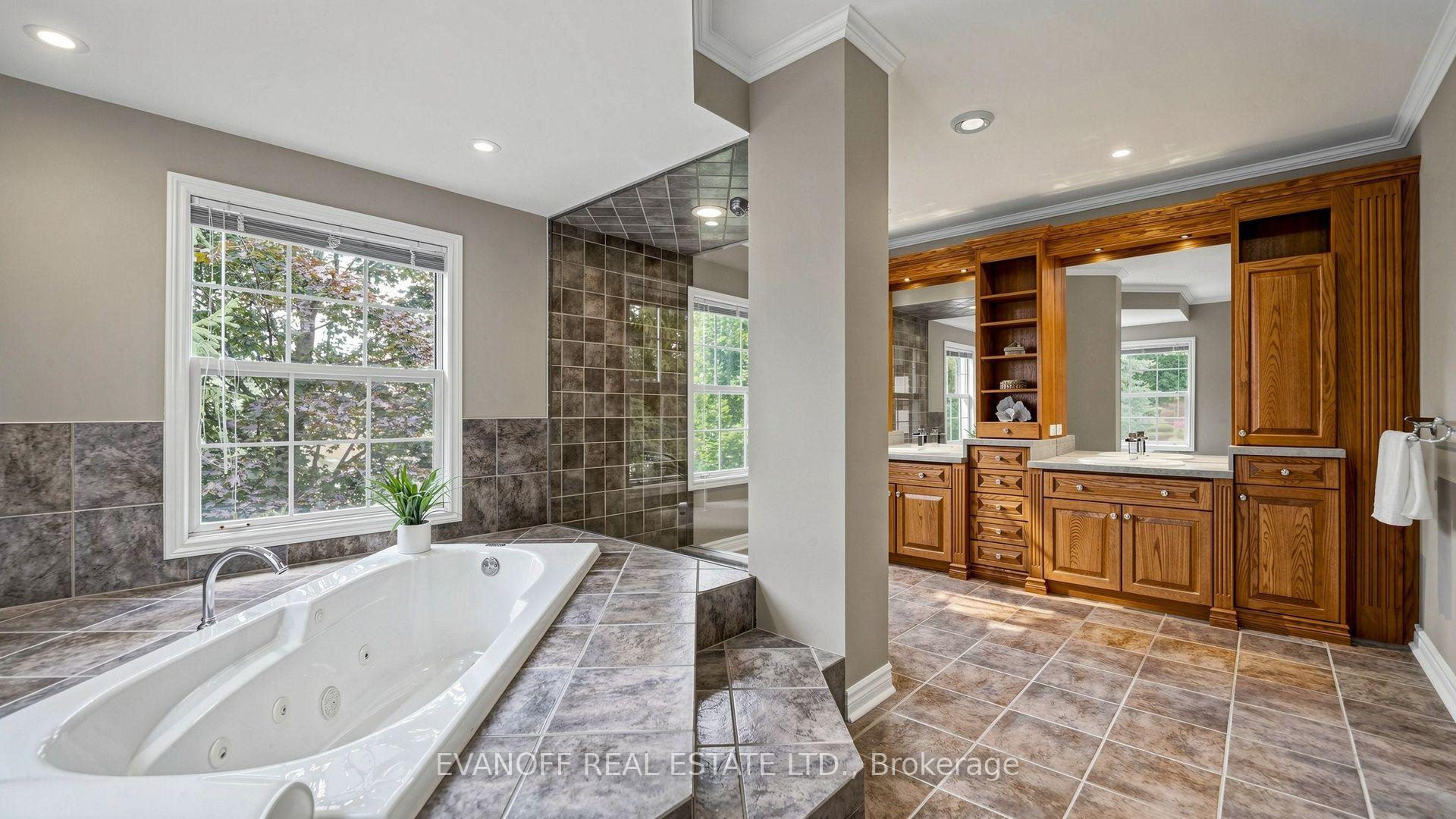 Photo 28 of 929 Creebridge Crescent, Newmarket, Stonehaven-Wyndham — HOMEH
