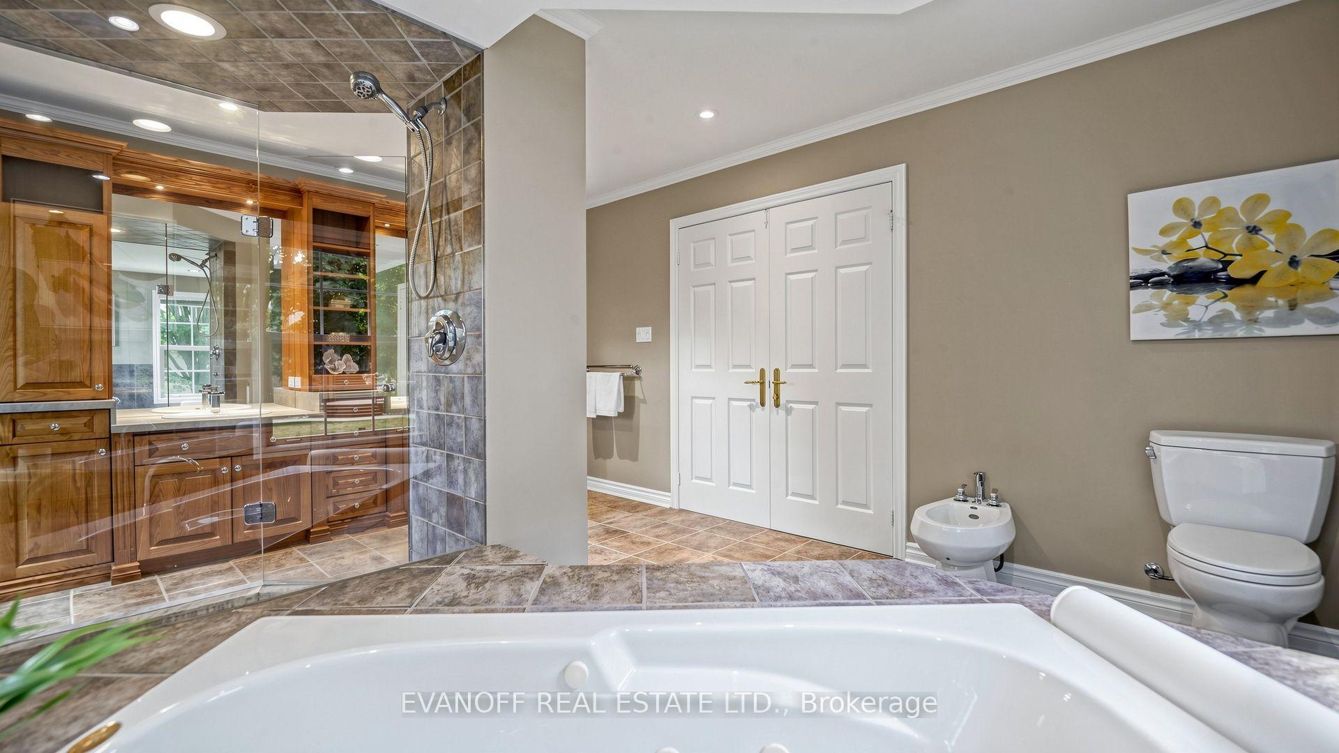 Photo 29 of 929 Creebridge Crescent, Newmarket, Stonehaven-Wyndham — HOMEH