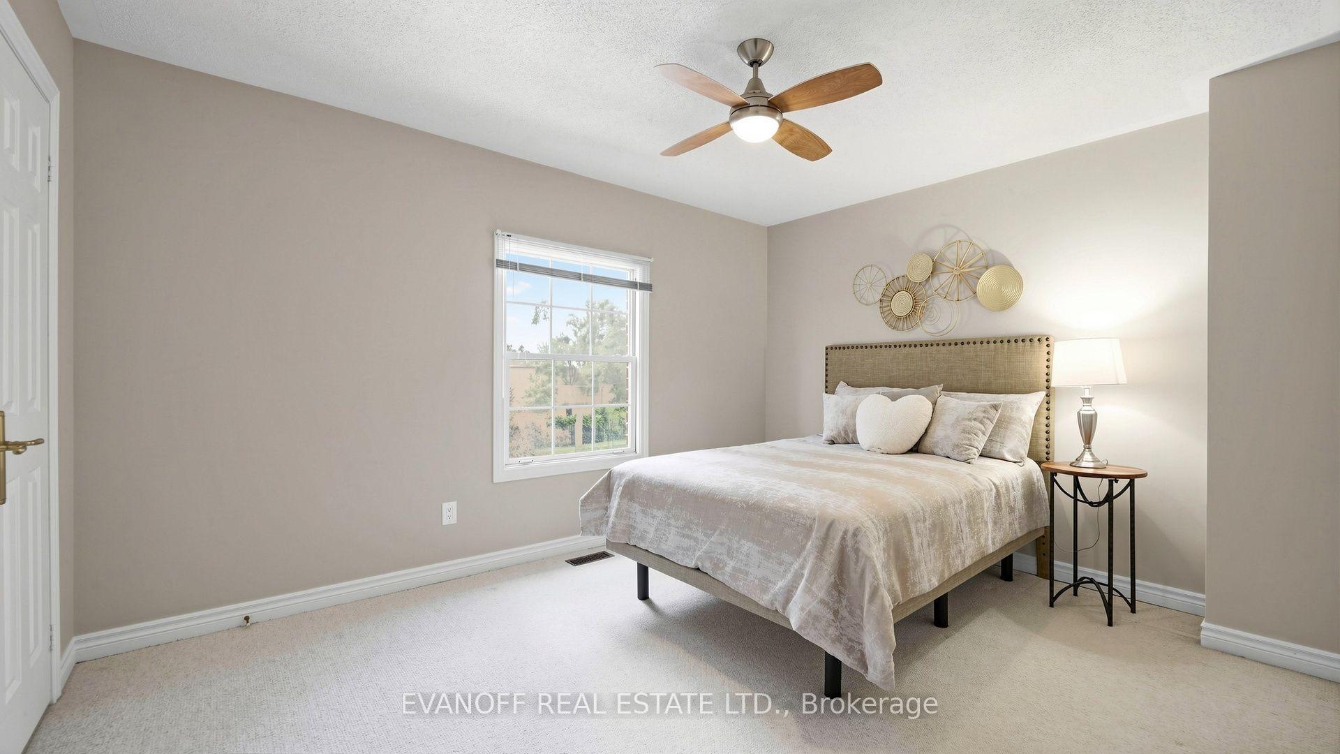 Photo 33 of 929 Creebridge Crescent, Newmarket, Stonehaven-Wyndham — HOMEH